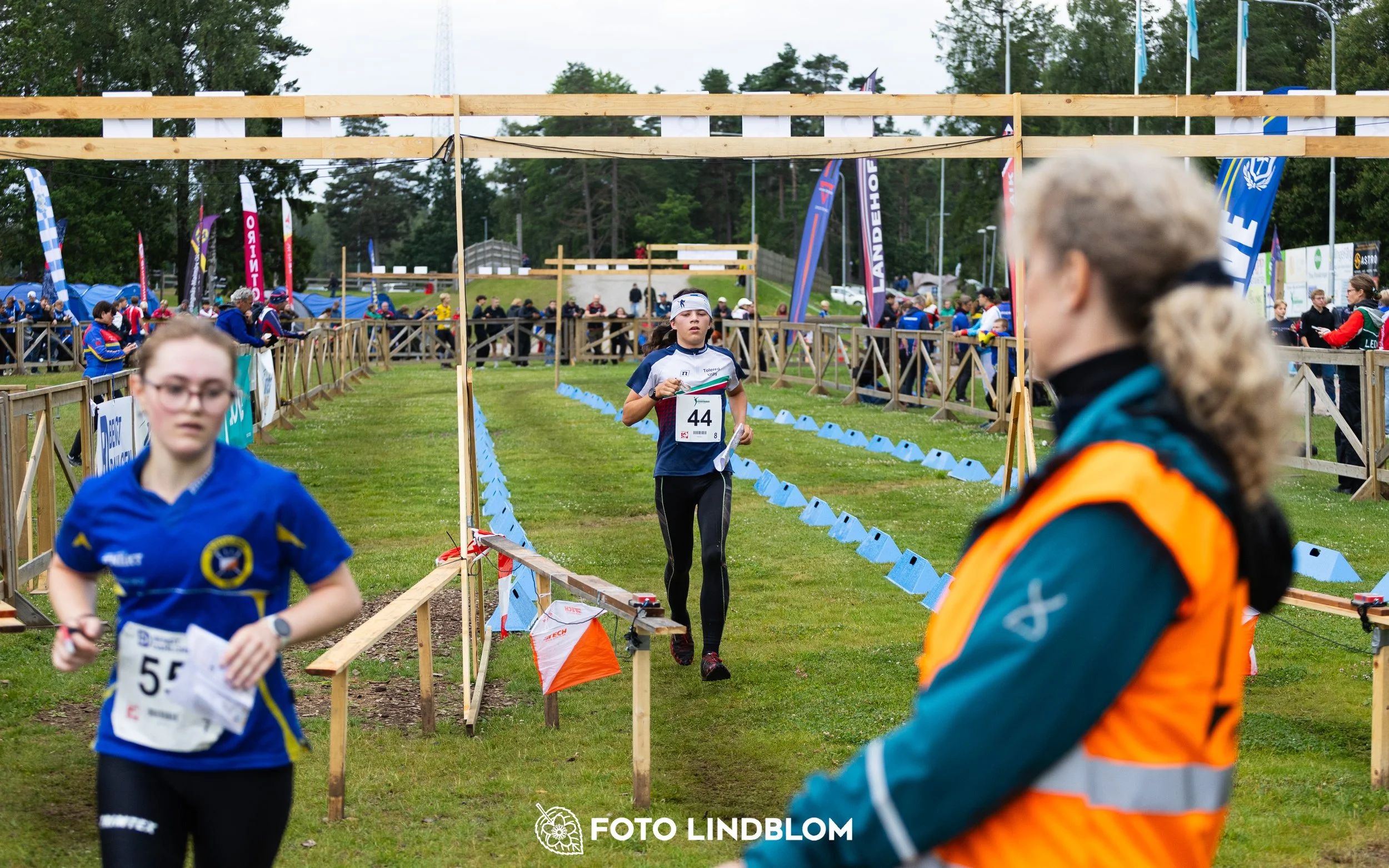 A picture from the youth 10 mila orienteering competition taken by Foto Lindblom