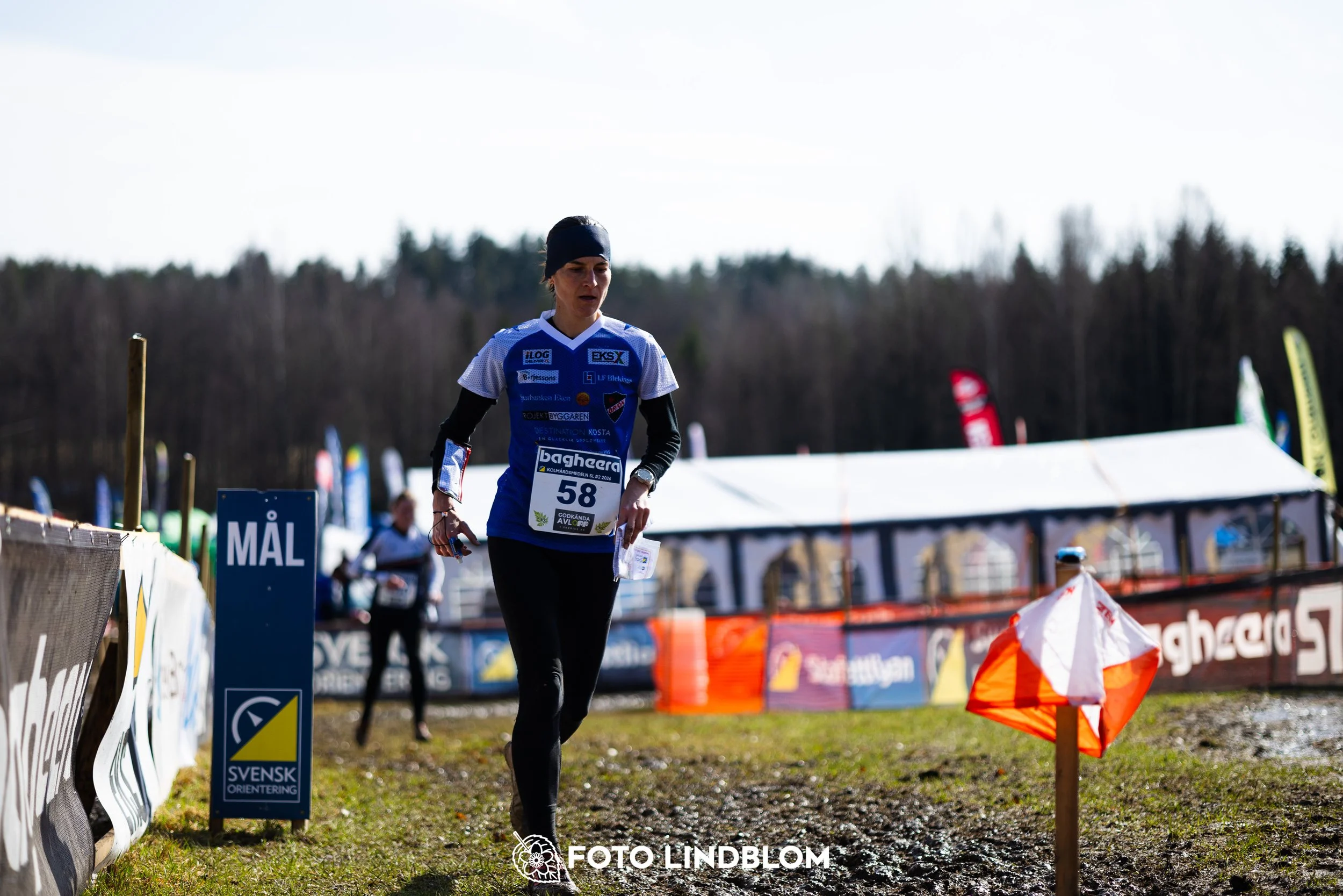 A moment captured during the Swedish League orienteering competition in Kolmården 2026 by Foto Lindblom.