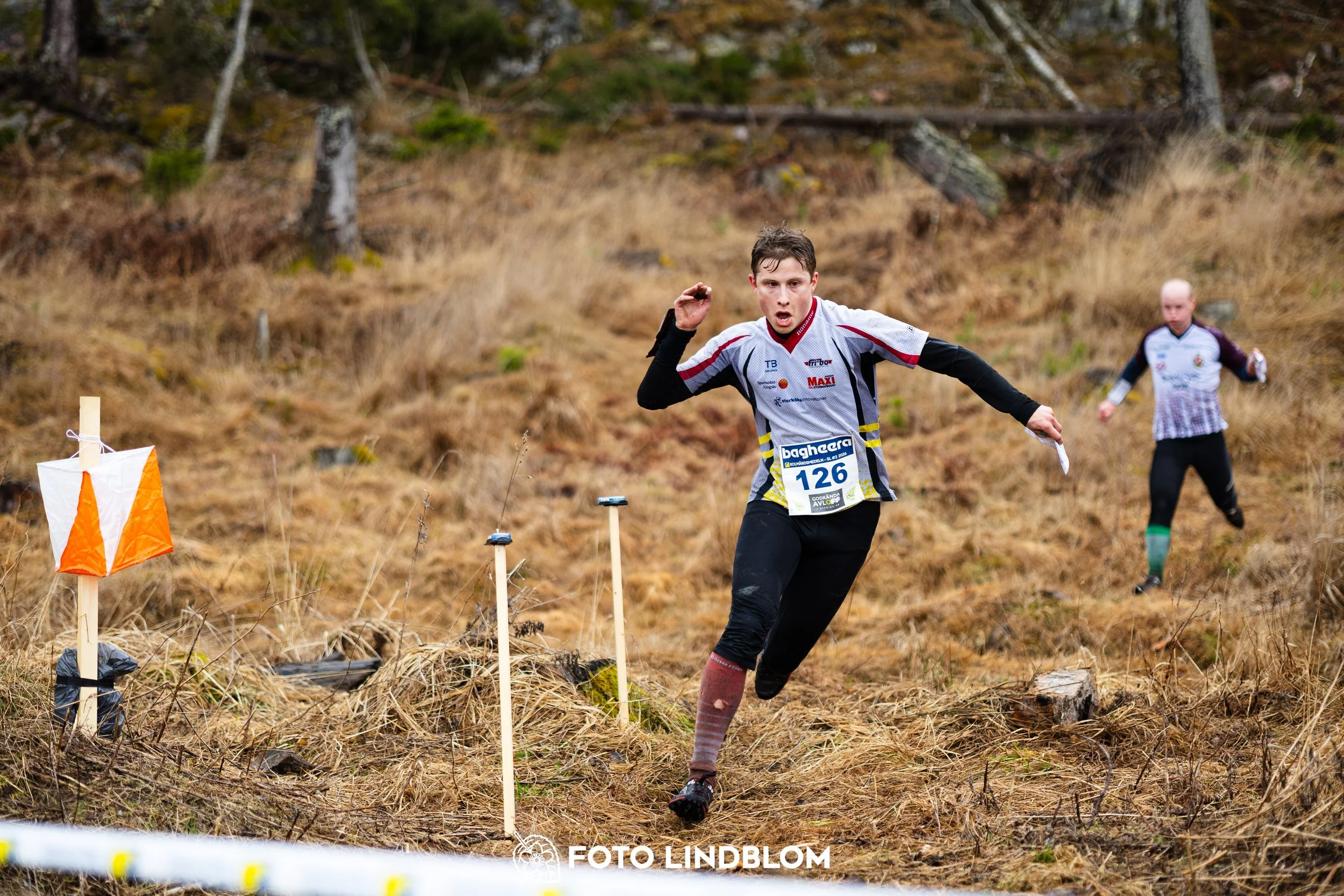 A moment captured during the Swedish League orienteering competition in Kolmården 2026 by Foto Lindblom.