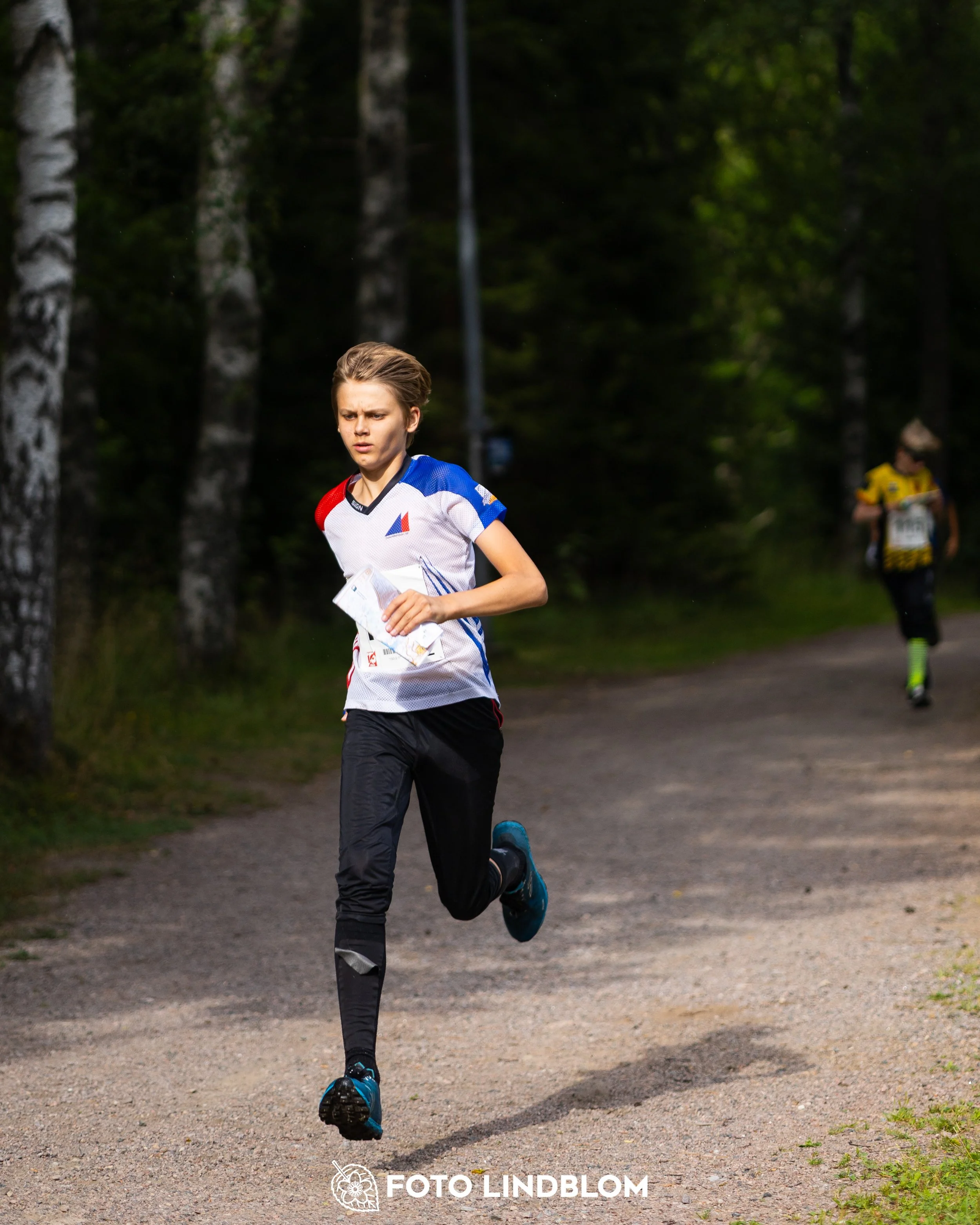 A picture from the youth 10 mila orienteering competition taken by Foto Lindblom