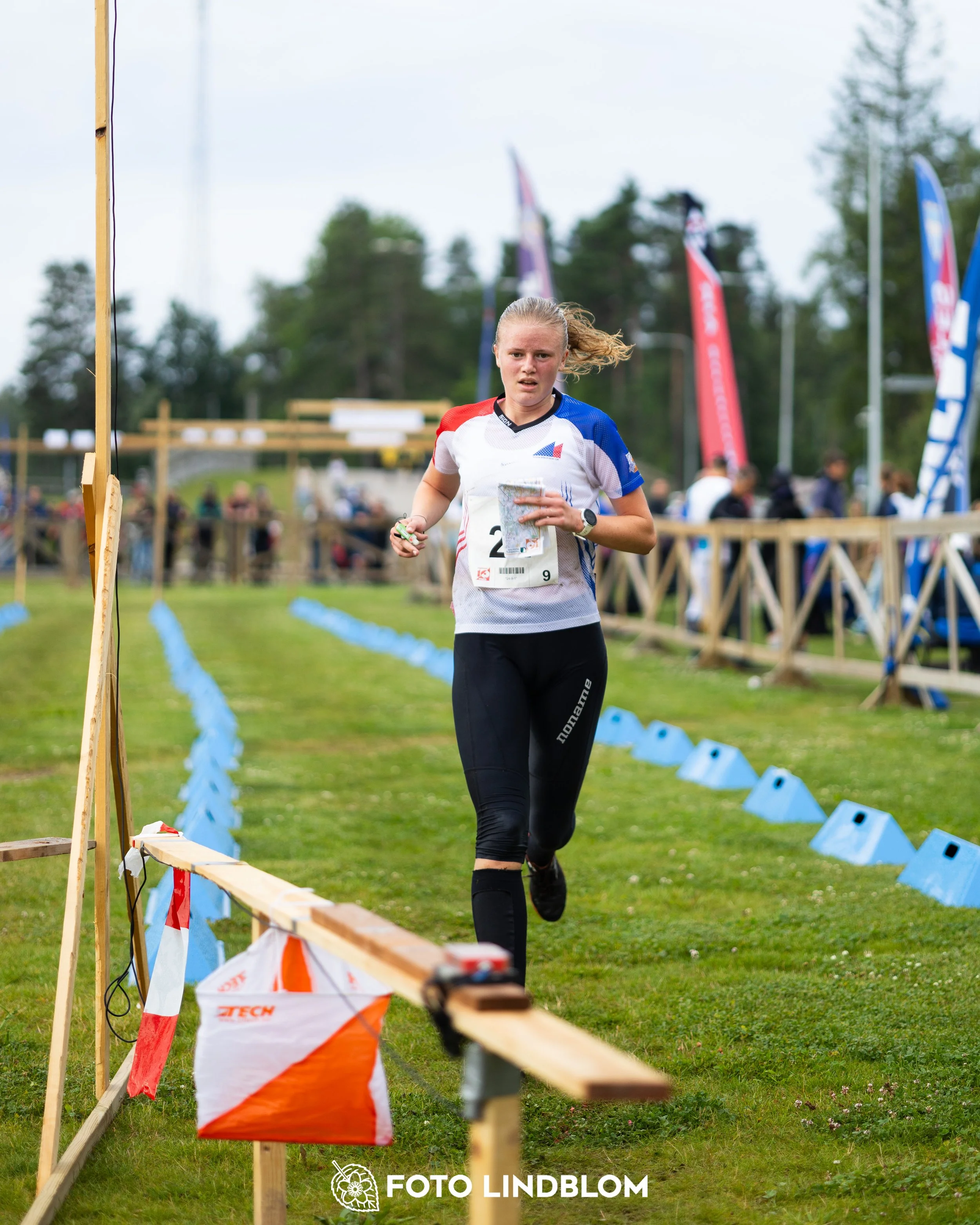 A picture from the youth 10 mila orienteering competition taken by Foto Lindblom