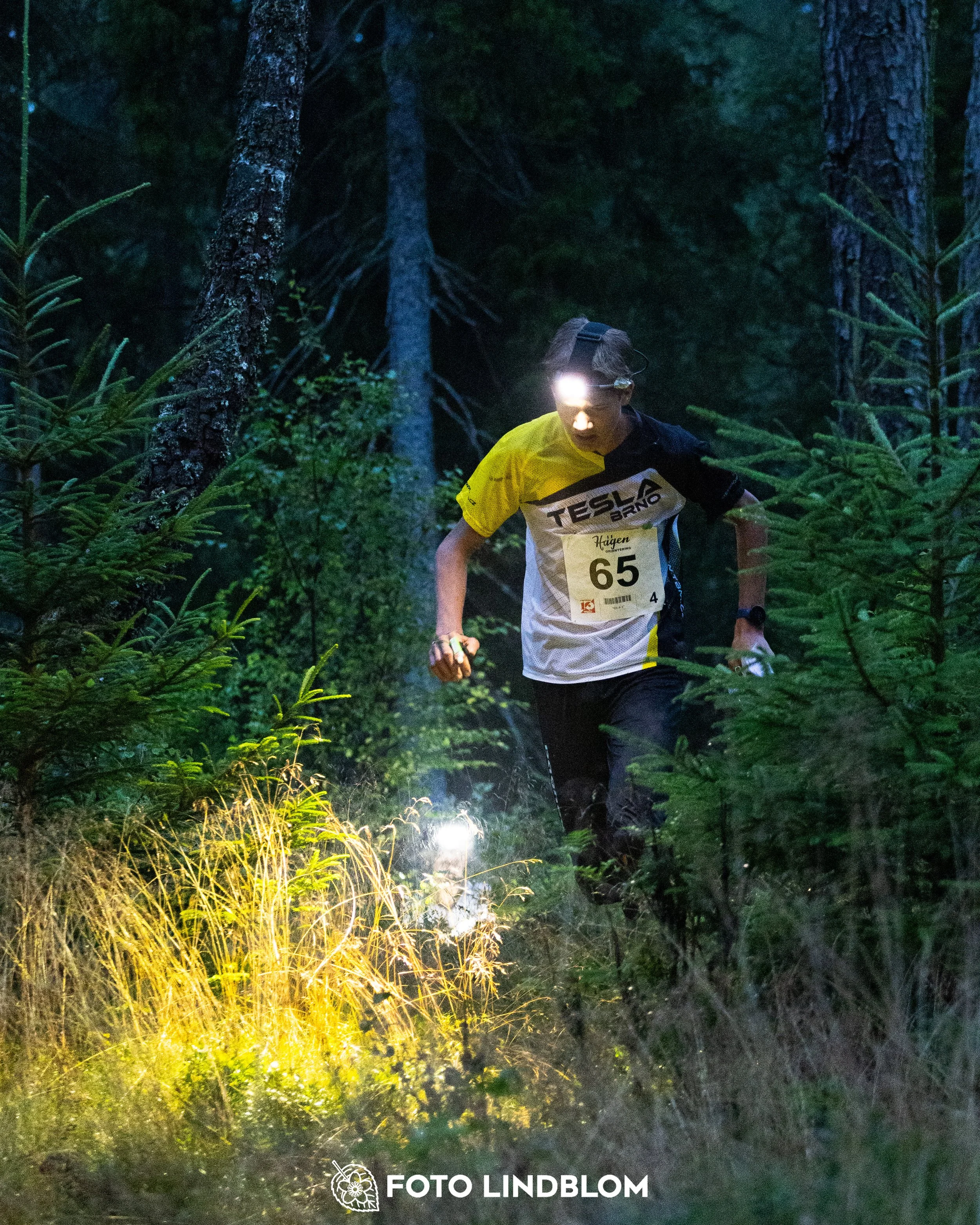A picture from the youth 10 mila orienteering competition taken by Foto Lindblom