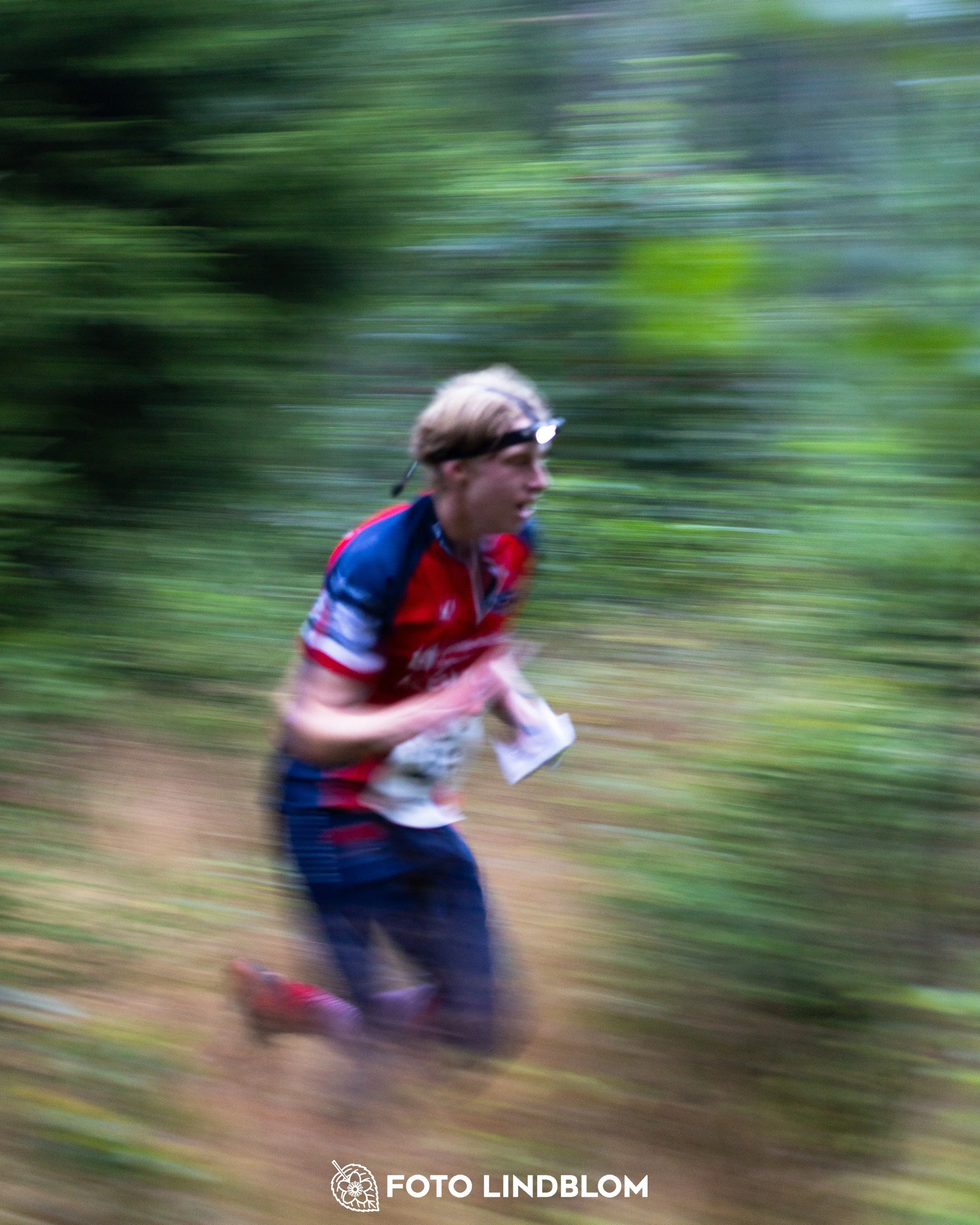 A picture from the youth 10 mila orienteering competition taken by Foto Lindblom
