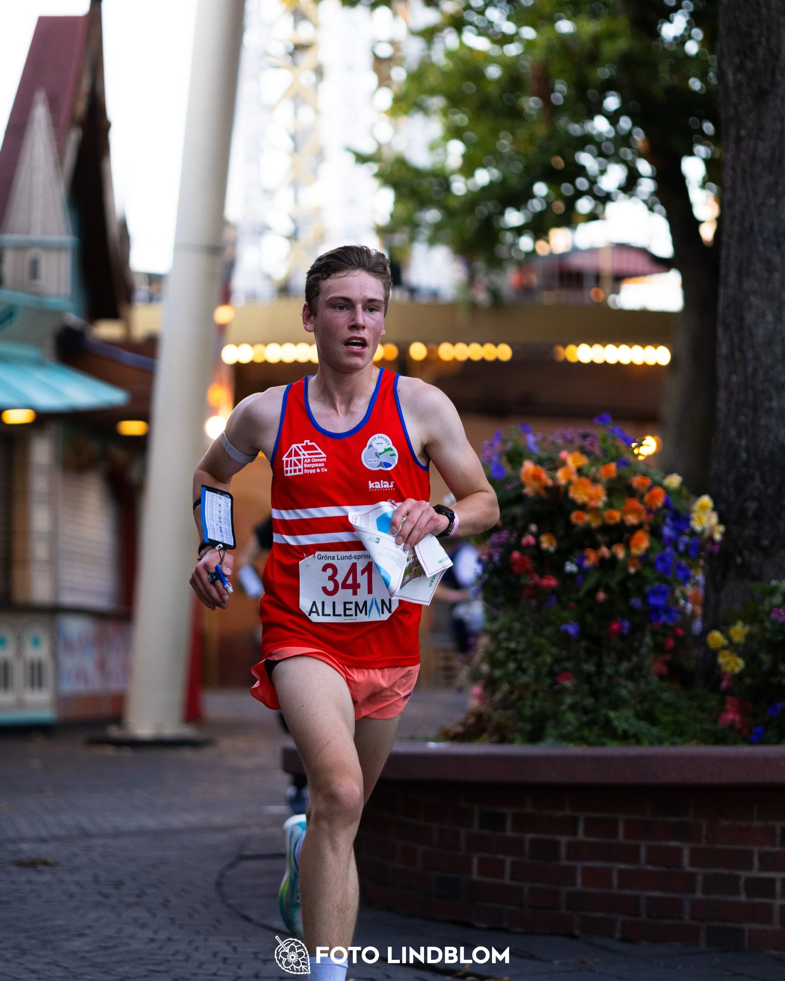 A picture from the orienteering event called Gröna Lund Sprinten taken by Foto Lindblom