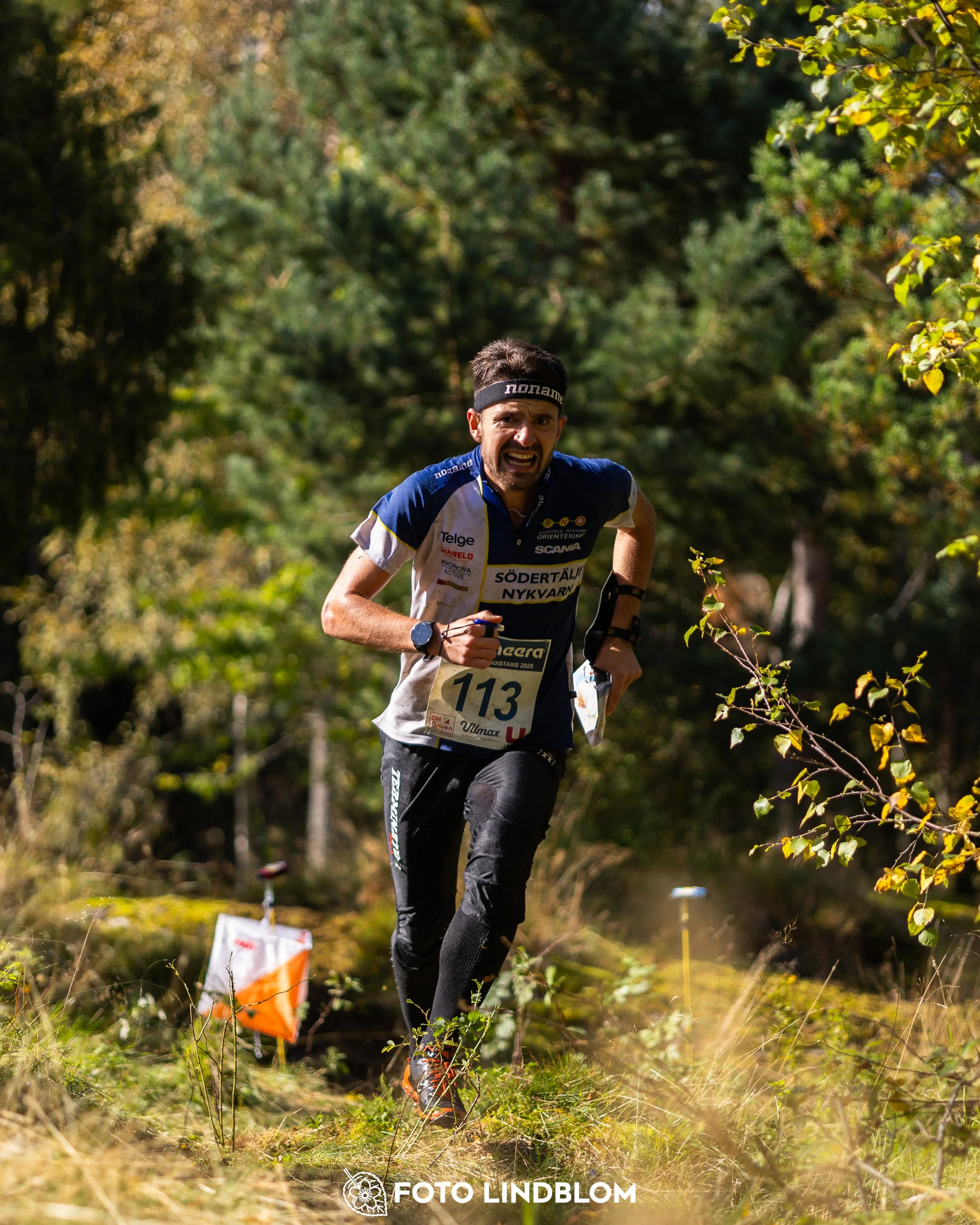 A picture from the Swedish national championship in long distance orienteering and Swedish league race taken by Foto Lindblom