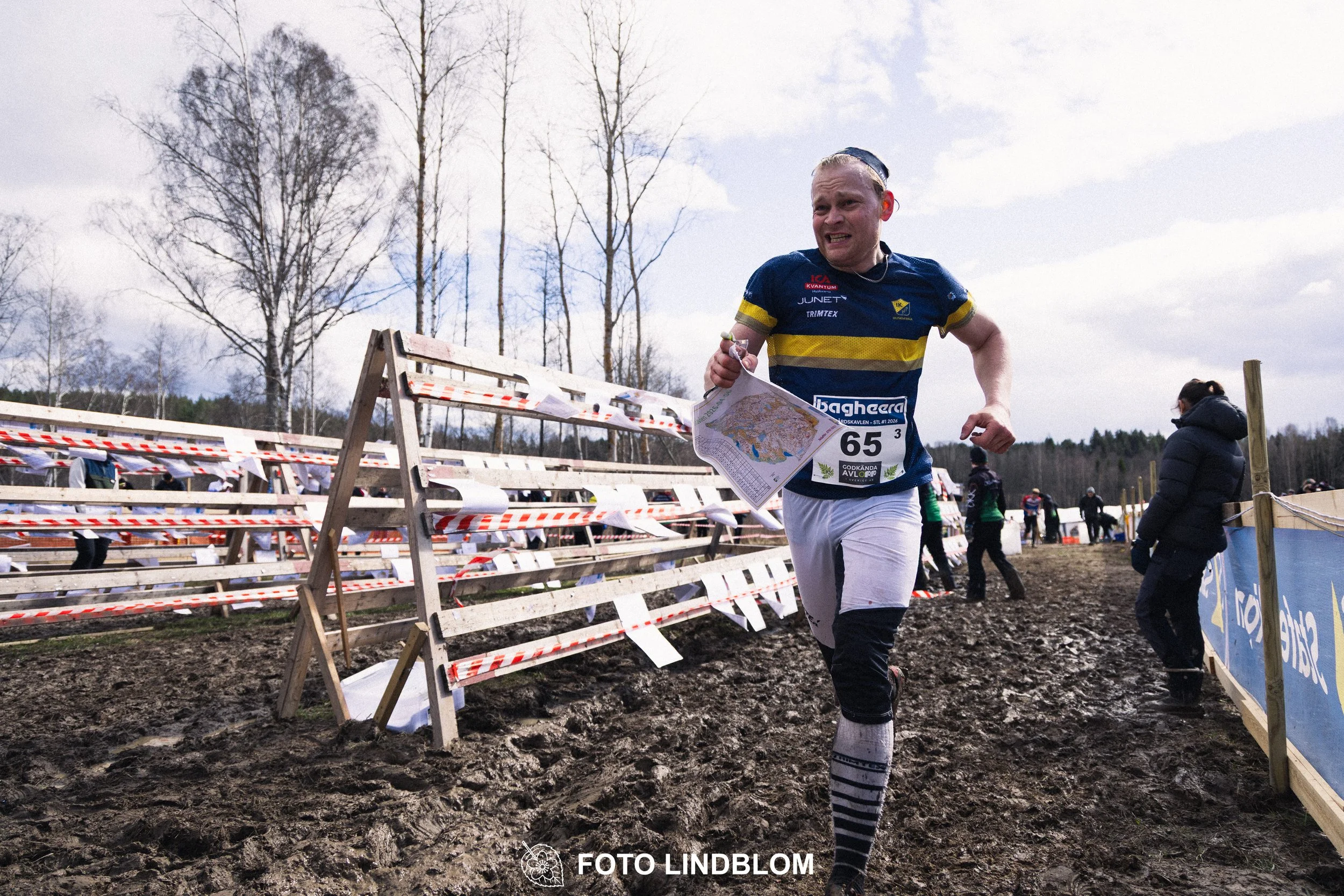 A moment from Kolmårdskavlen, part of the Swedish relay league 2026, captured by Foto Lindblom.
