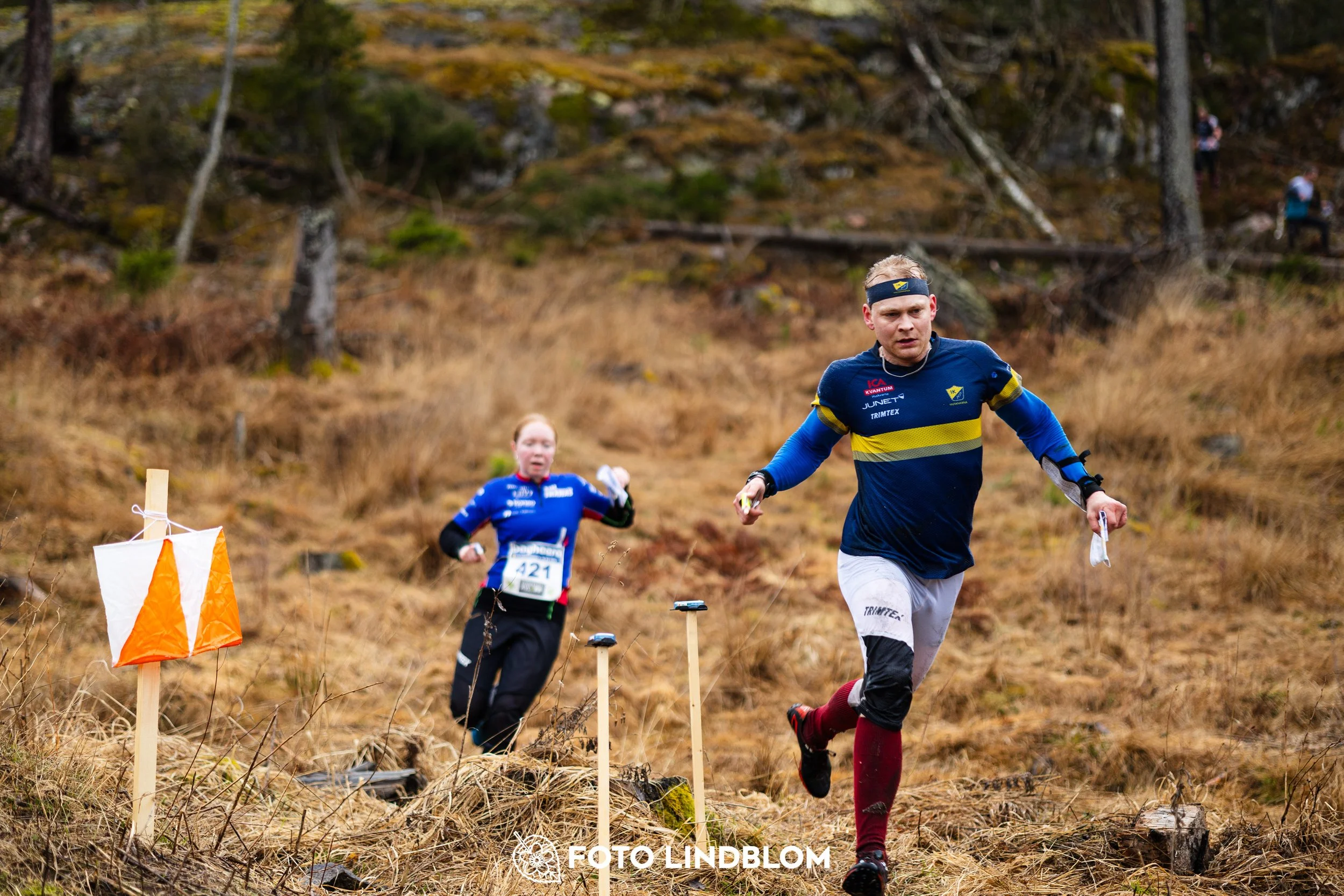 A moment captured during the Swedish League orienteering competition in Kolmården 2026 by Foto Lindblom.