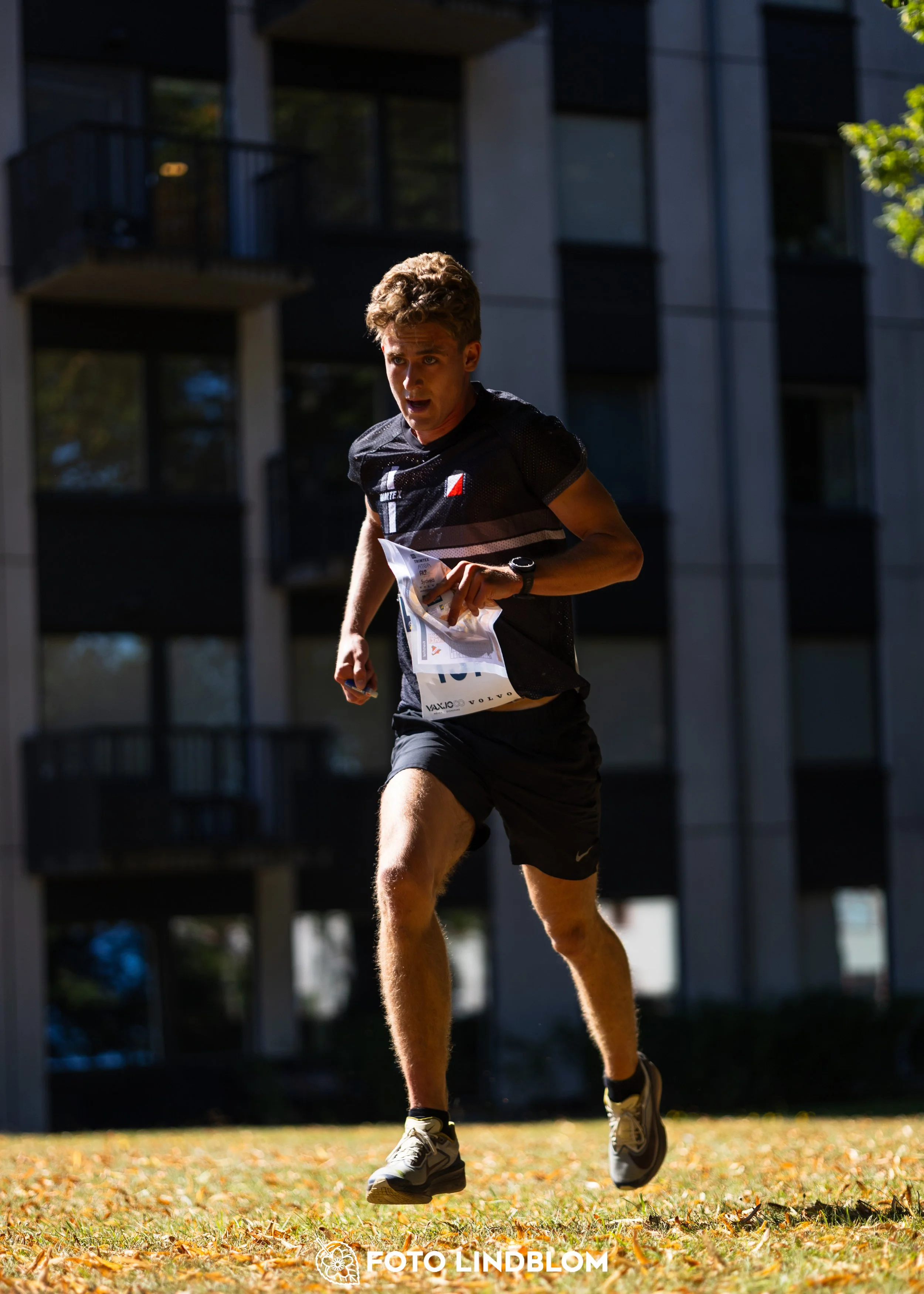 A picture from the Swedish national championship in knock out orienteering  taken by Foto Lindblom