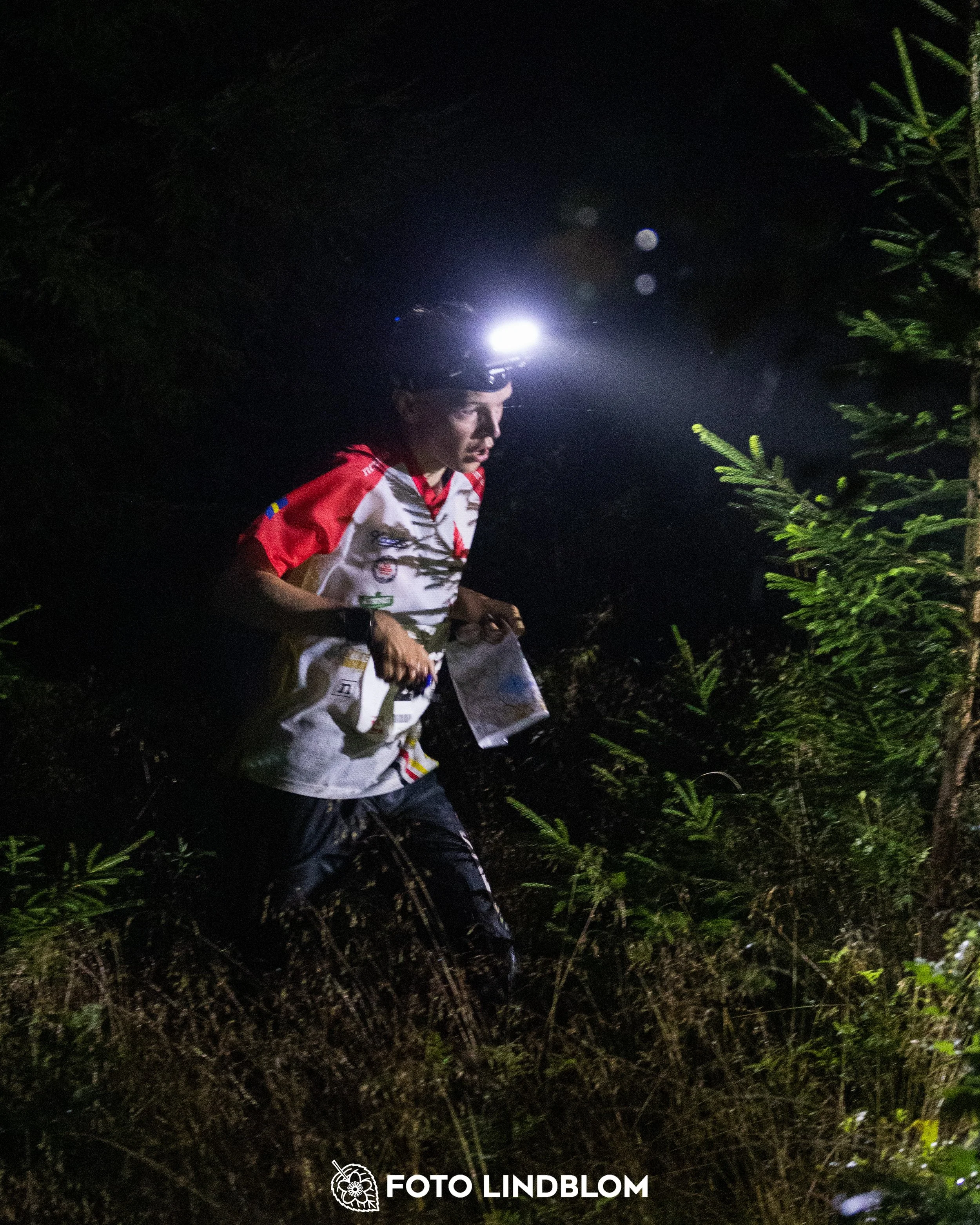 A picture from the youth 10 mila orienteering competition taken by Foto Lindblom