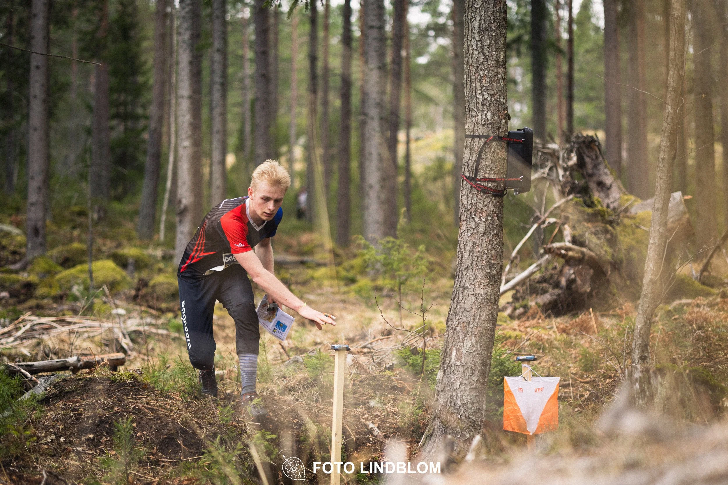 A moment captured during Kolmårdskavlen in the Swedish Stafettligan 2026 by Foto Lindblom.