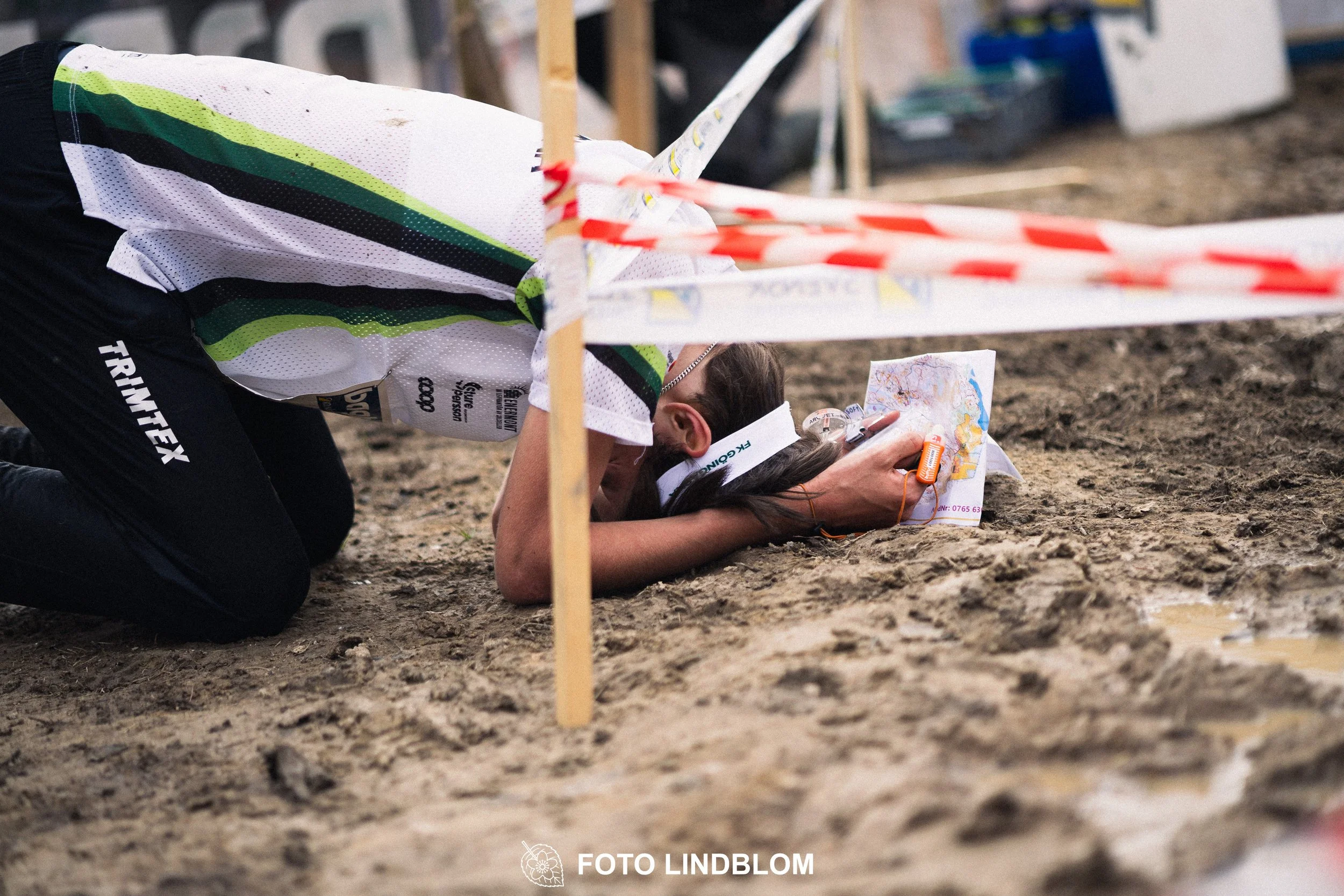 A scene from Kolmårdskavlen, the opening stage of the Swedish relay league 2026, showing Svante Selin, captured by Foto Lindblom.