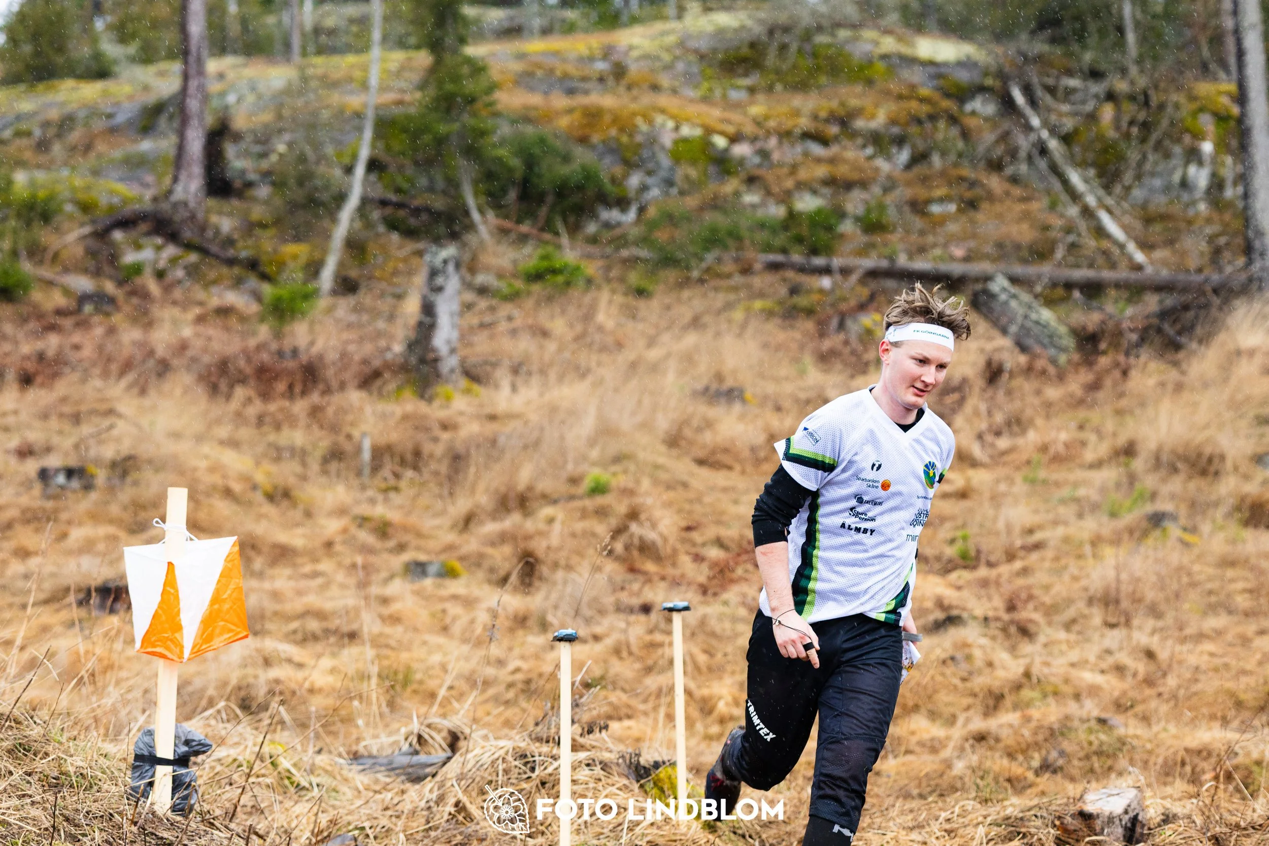 A photo from a middle distance orienteering event in Kolmården during the Swedish League 2026, captured by Foto Lindblom.