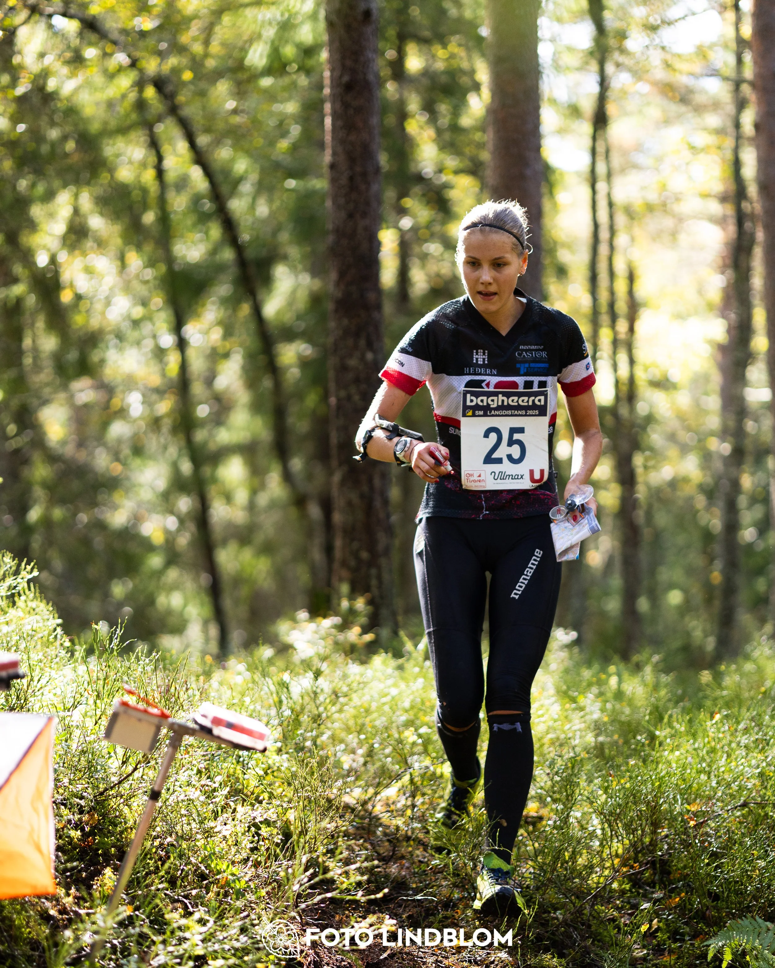 A picture from the Swedish national championship in long distance orienteering and Swedish league race taken by Foto Lindblom