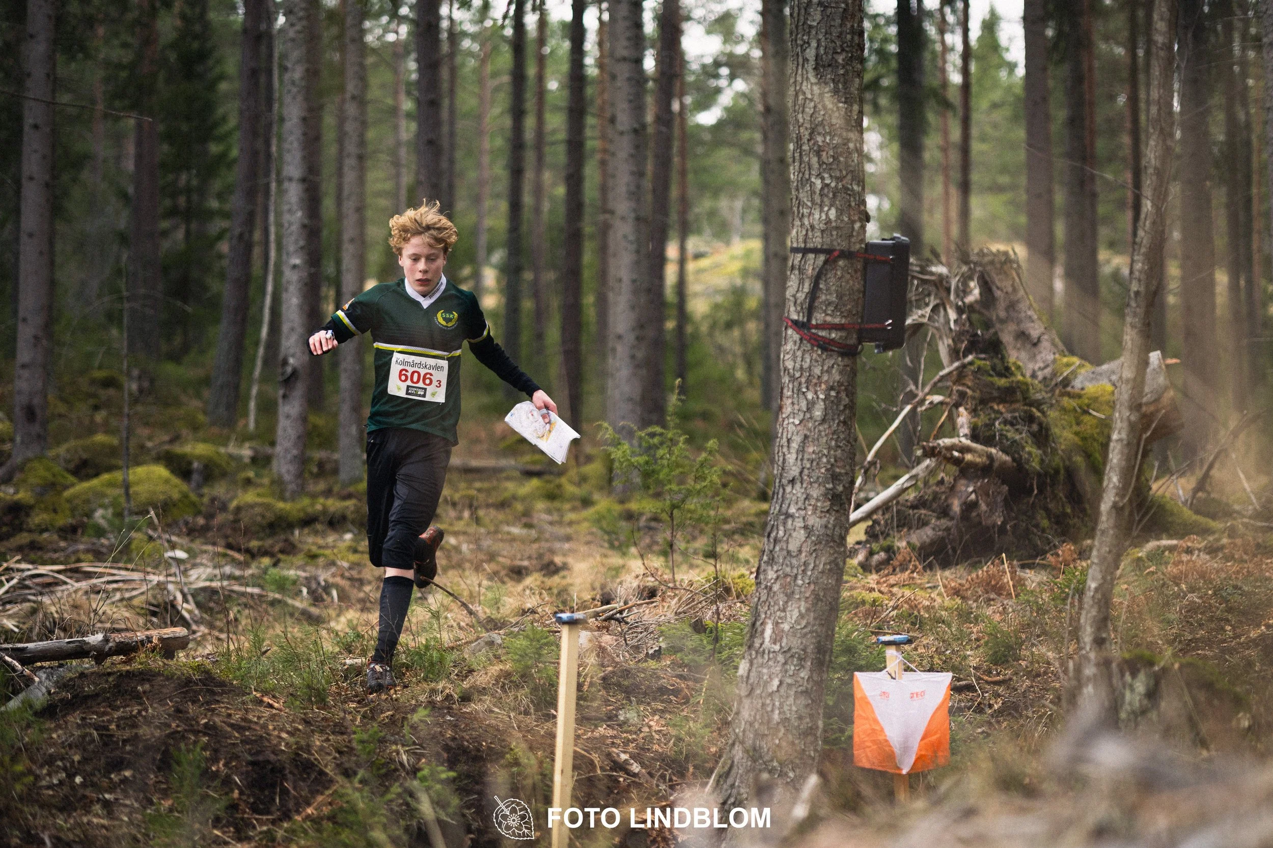 A moment from Kolmårdskavlen, part of the Swedish relay league 2026, captured by Foto Lindblom.