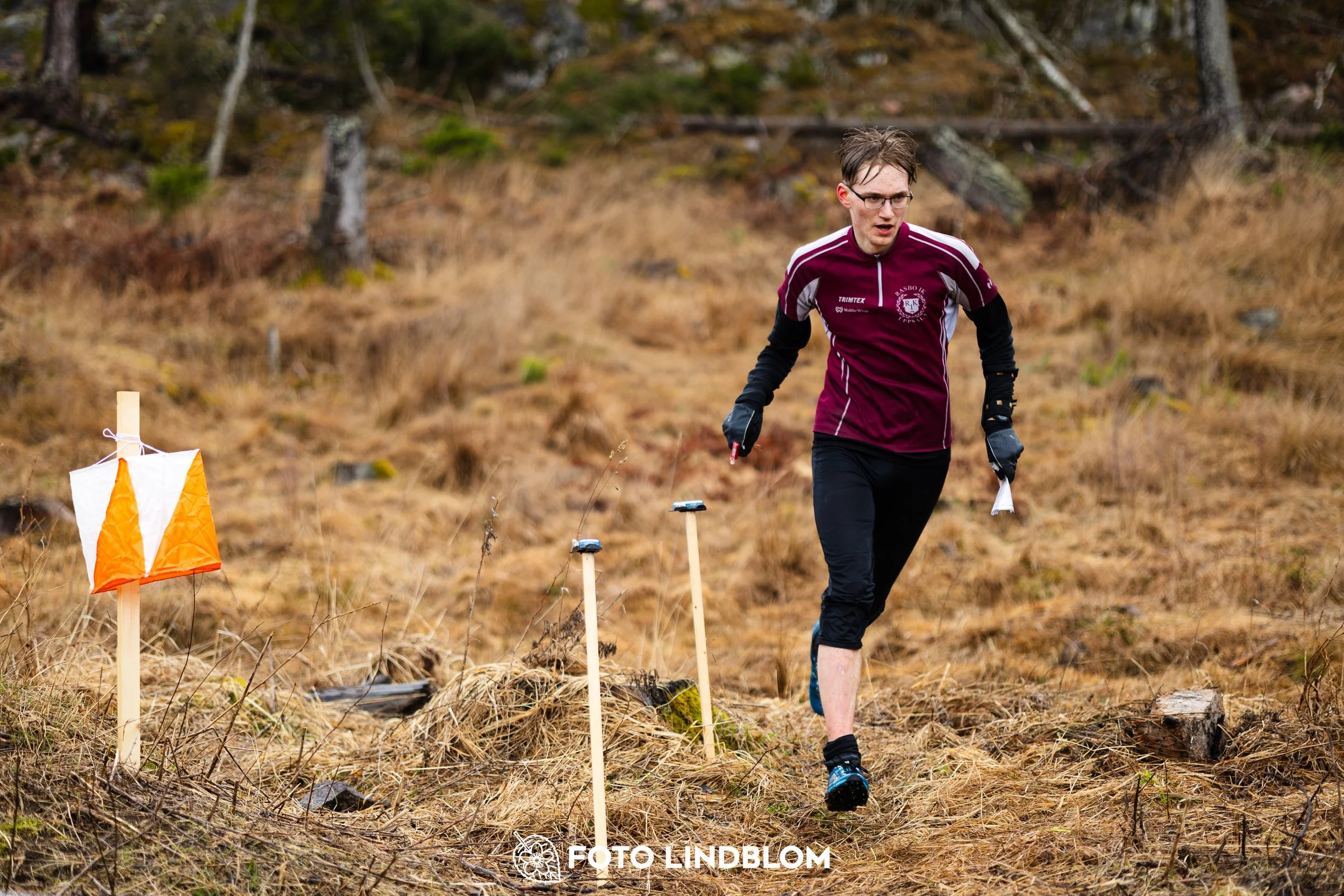 A scene from the Swedish League middle distance event in Kolmården spring 2026, captured by Foto Lindblom.
