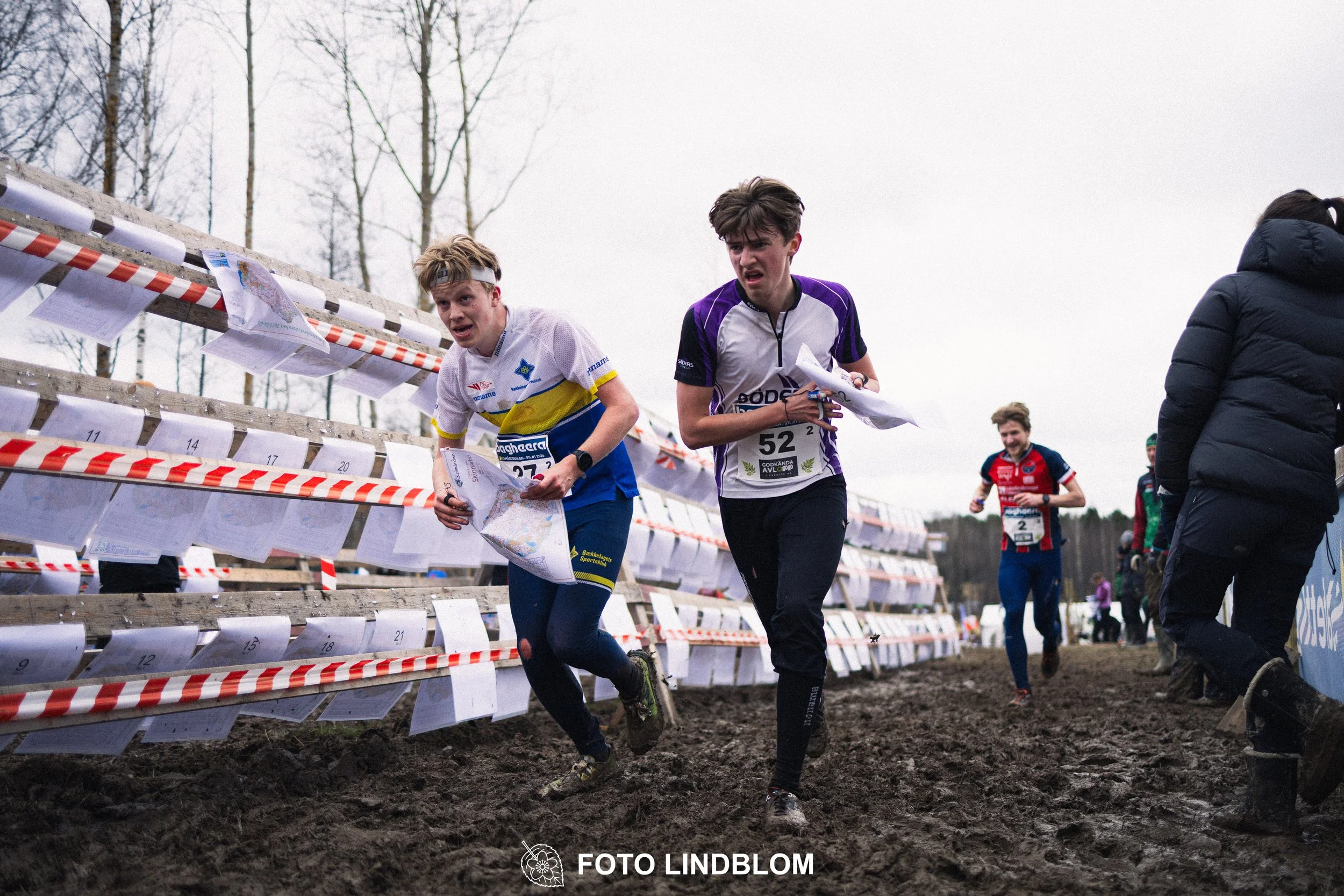 A photo from an orienteering relay race in Kolmården during spring 2026, captured by Foto Lindblom.