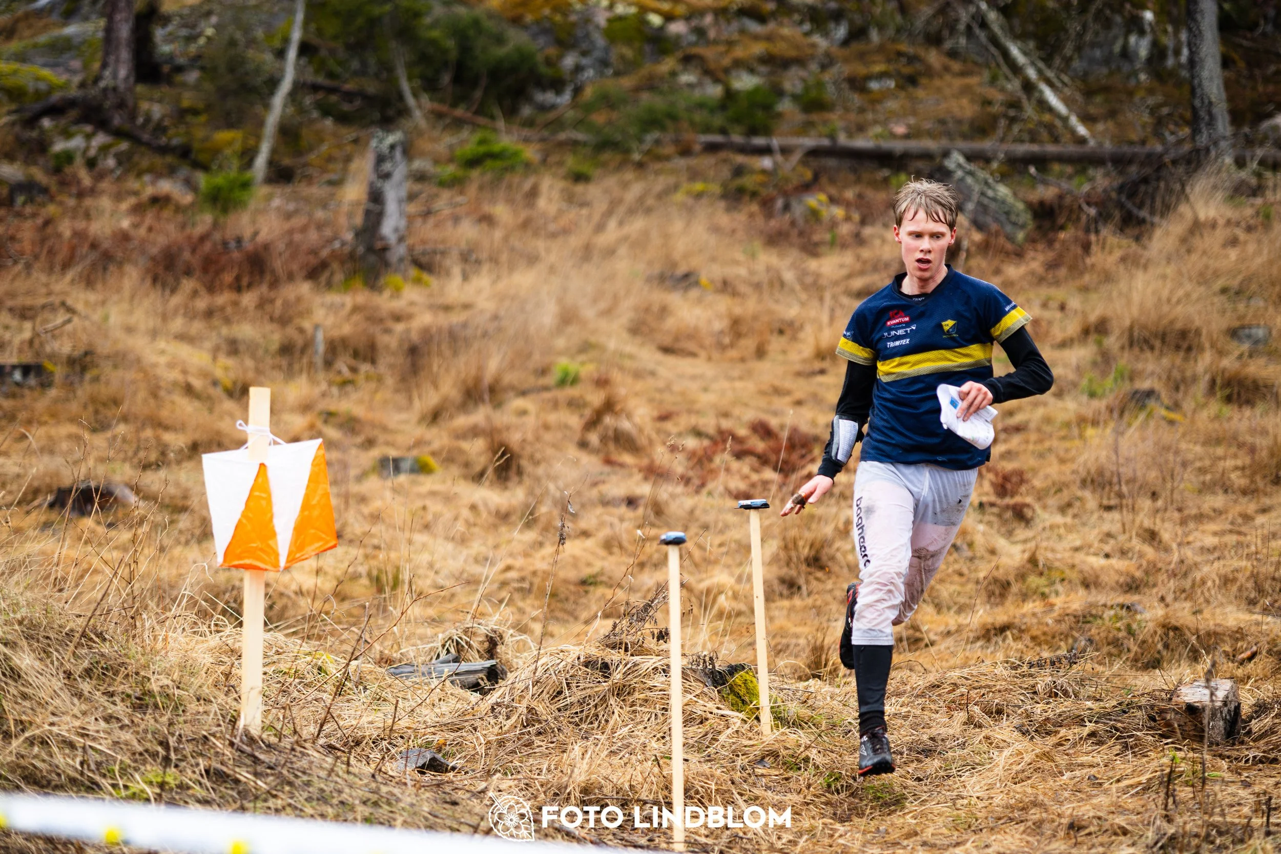 A moment captured during the Swedish League orienteering competition in Kolmården 2026 by Foto Lindblom.