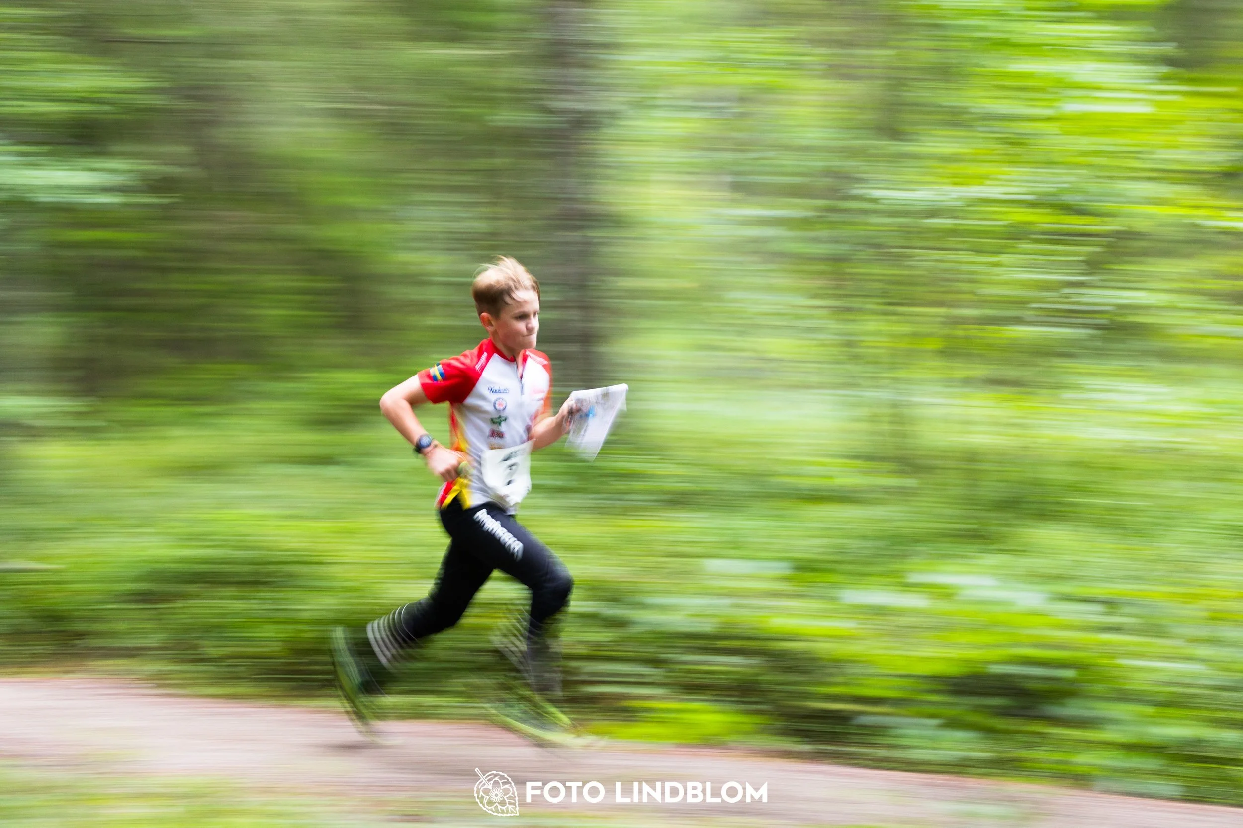 A picture from the youth 10 mila orienteering competition taken by Foto Lindblom