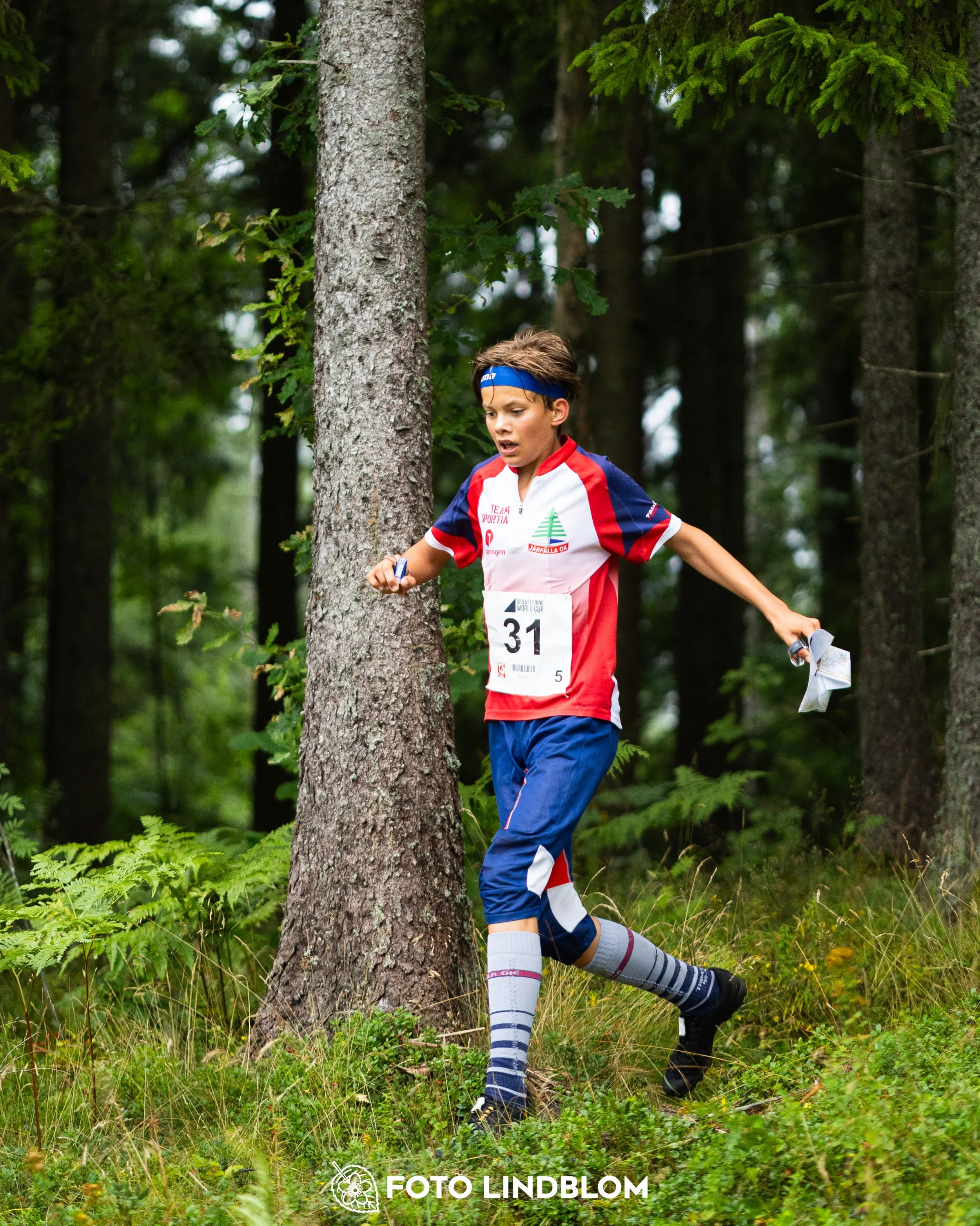 A picture from the youth 10 mila orienteering competition taken by Foto Lindblom