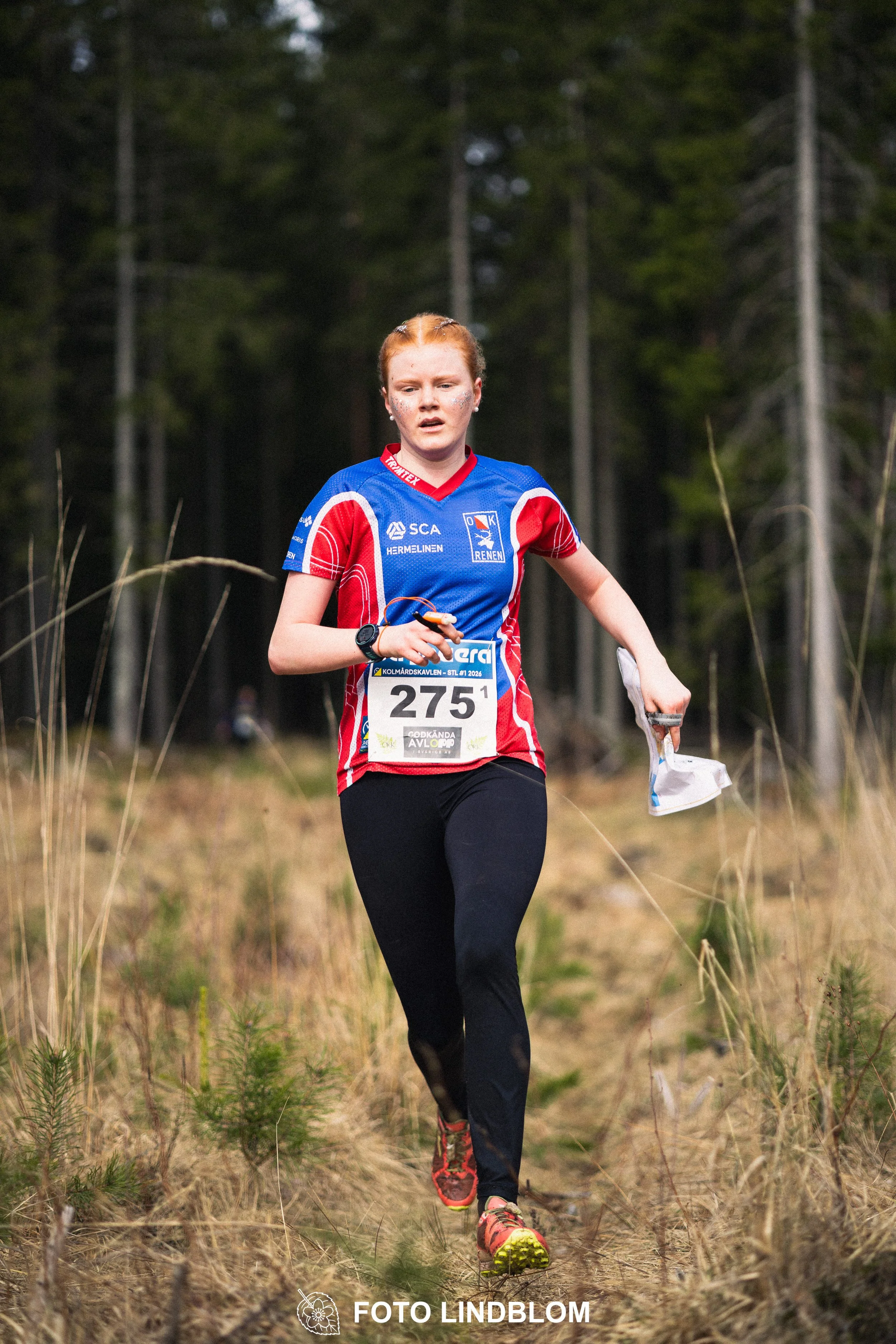 A moment from the relay orienteering event Kolmårdskavlen in spring 2026, captured by Foto Lindblom.