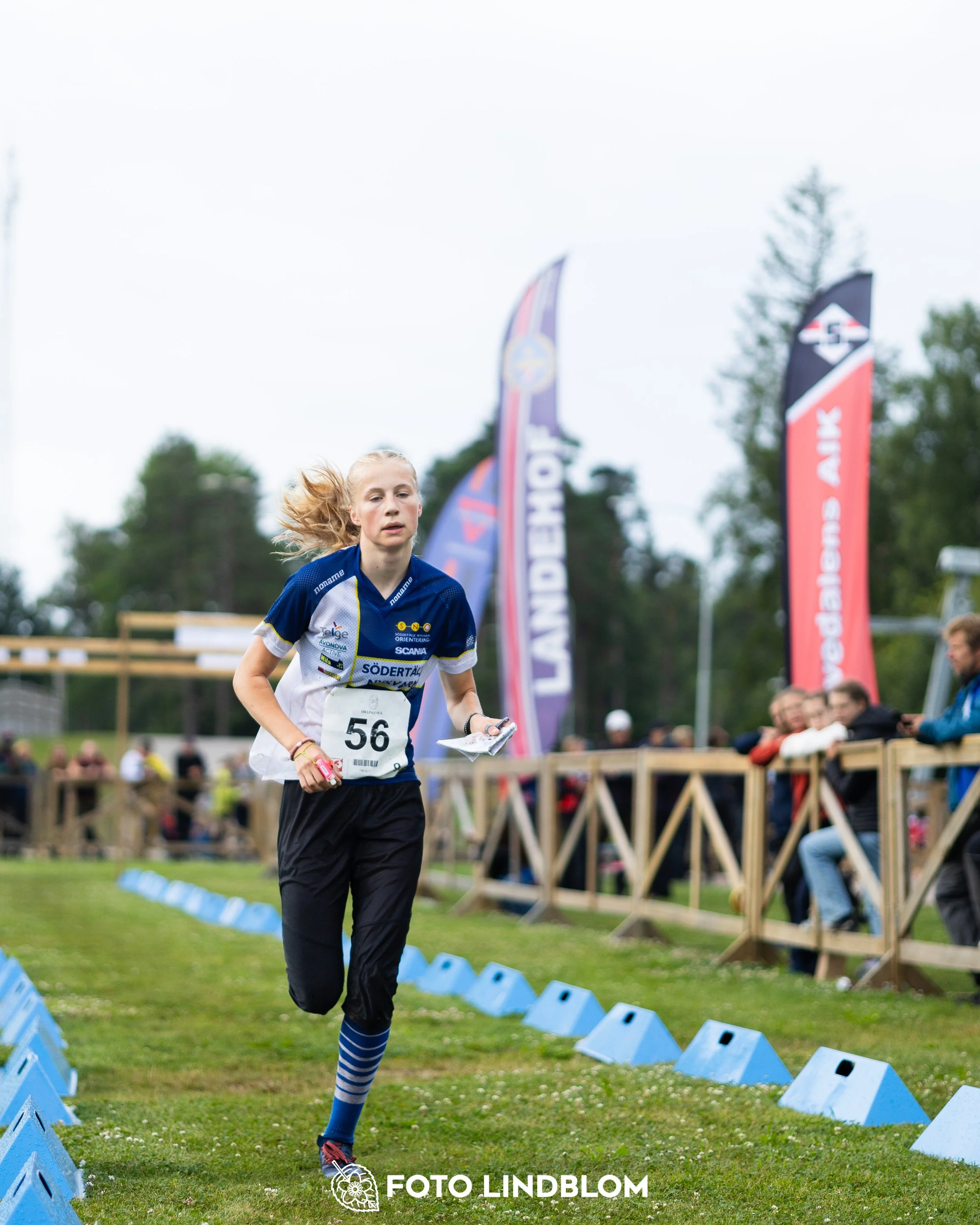 A picture from the youth 10 mila orienteering competition taken by Foto Lindblom
