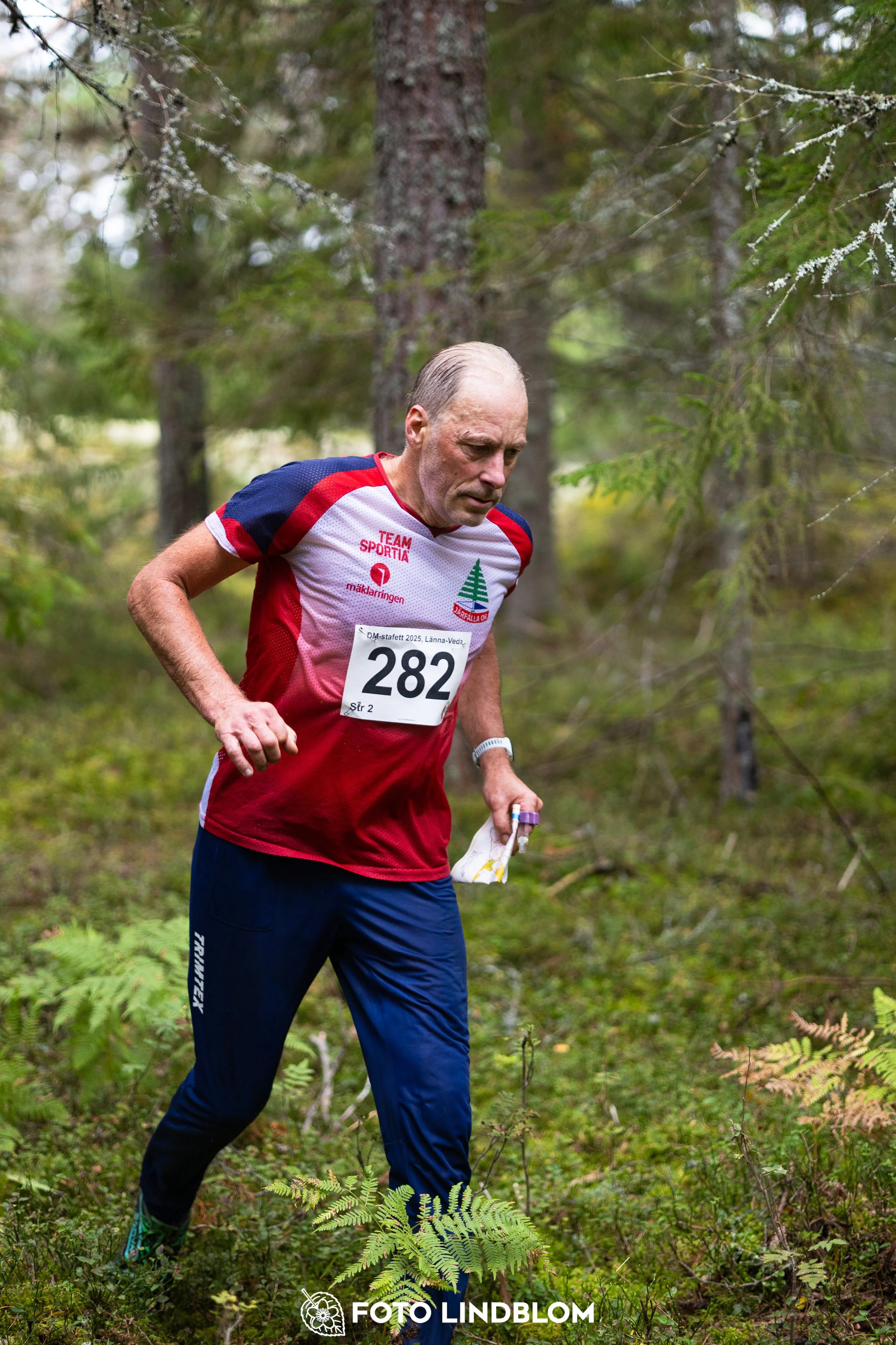 A picture from the Stockholm district championship in relay orienteering taken by Foto Lindblom