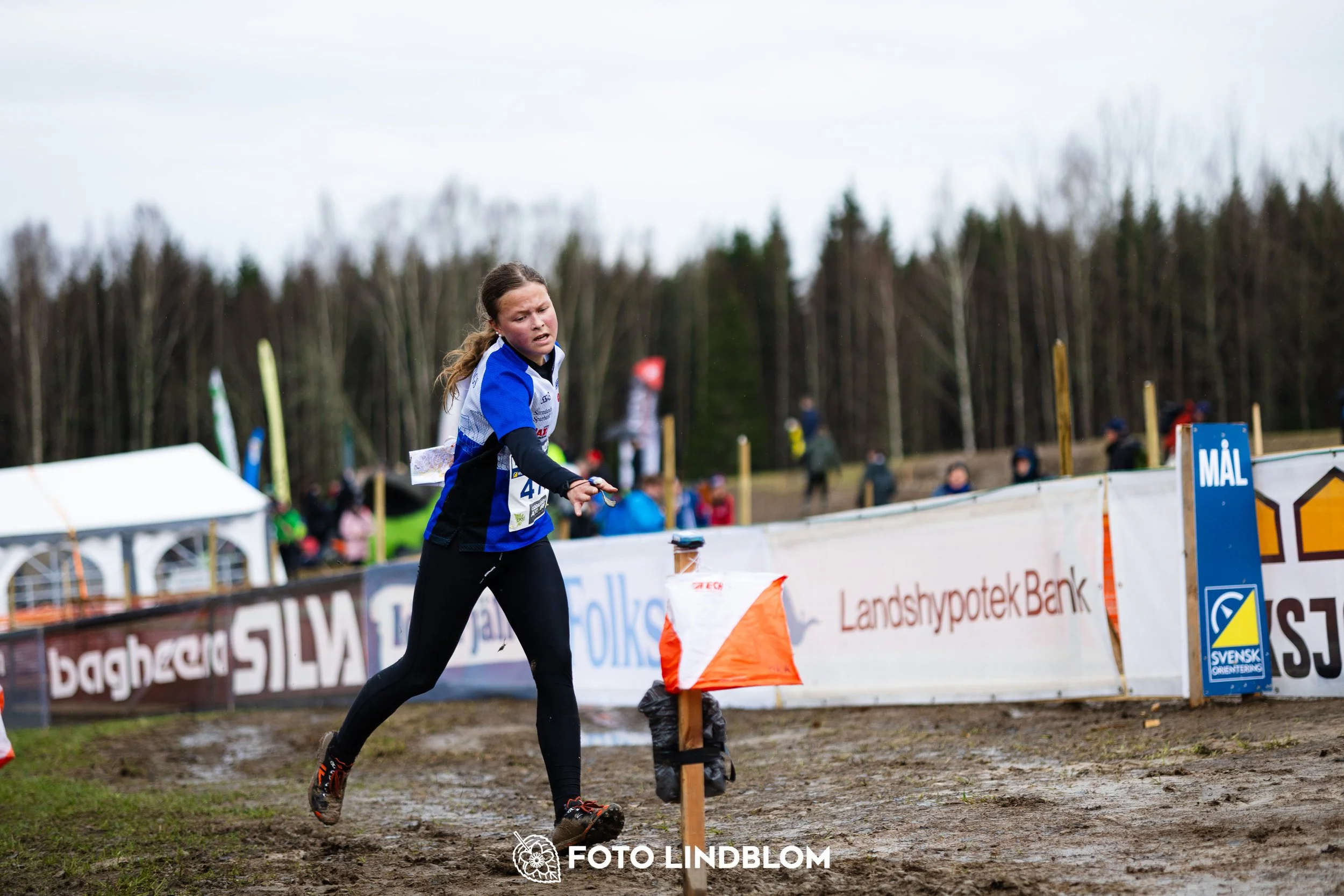A moment captured during the Swedish League orienteering competition in Kolmården 2026 by Foto Lindblom.