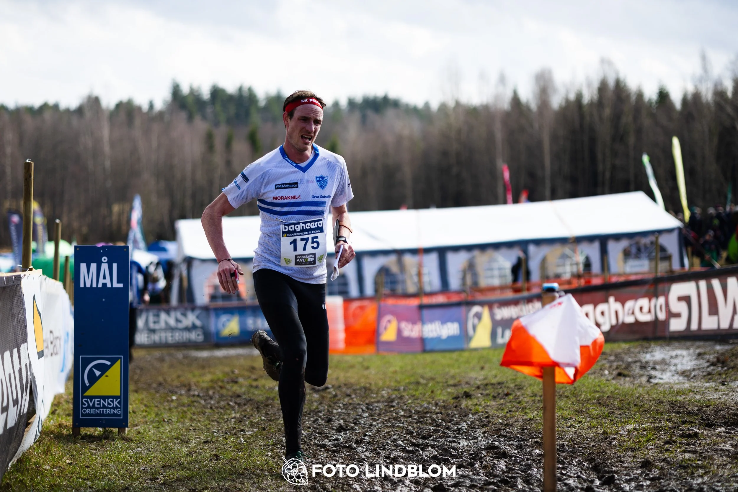 A moment captured during the Swedish League orienteering competition in Kolmården 2026 by Foto Lindblom.