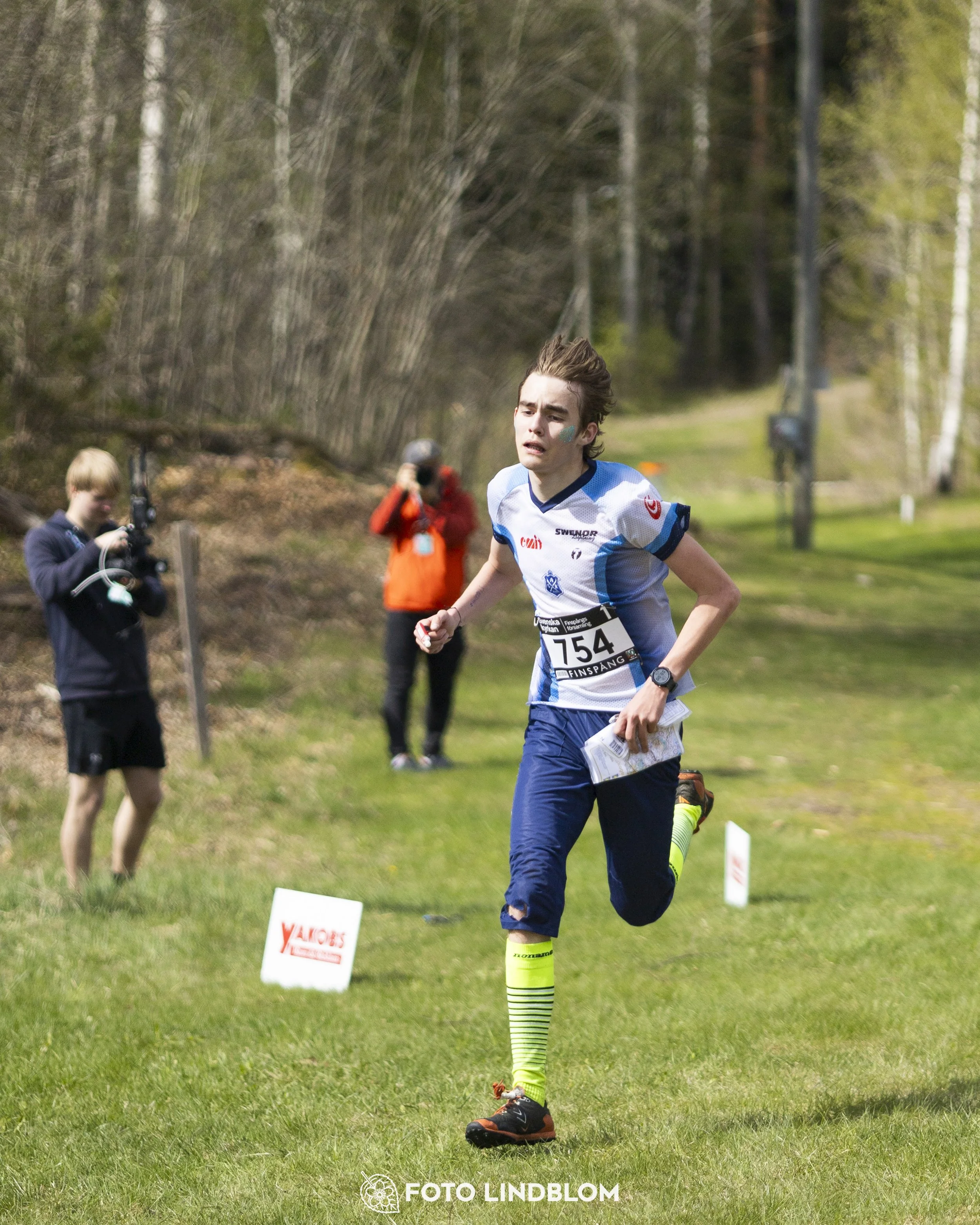 A picture from the youth relay at 10-Mila orienteering competition