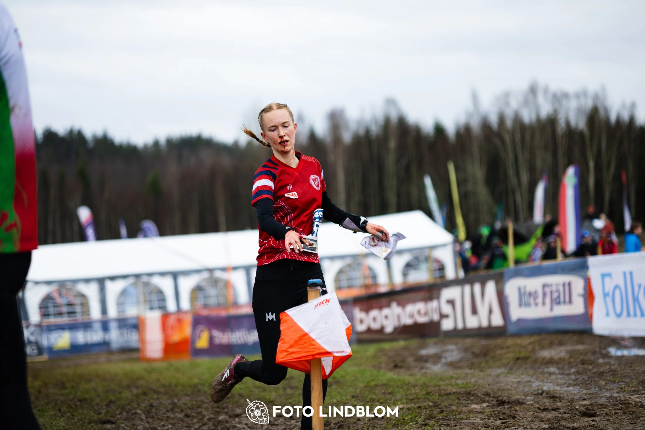A photo from a middle distance orienteering event in Kolmården during the Swedish League 2026, captured by Foto Lindblom.