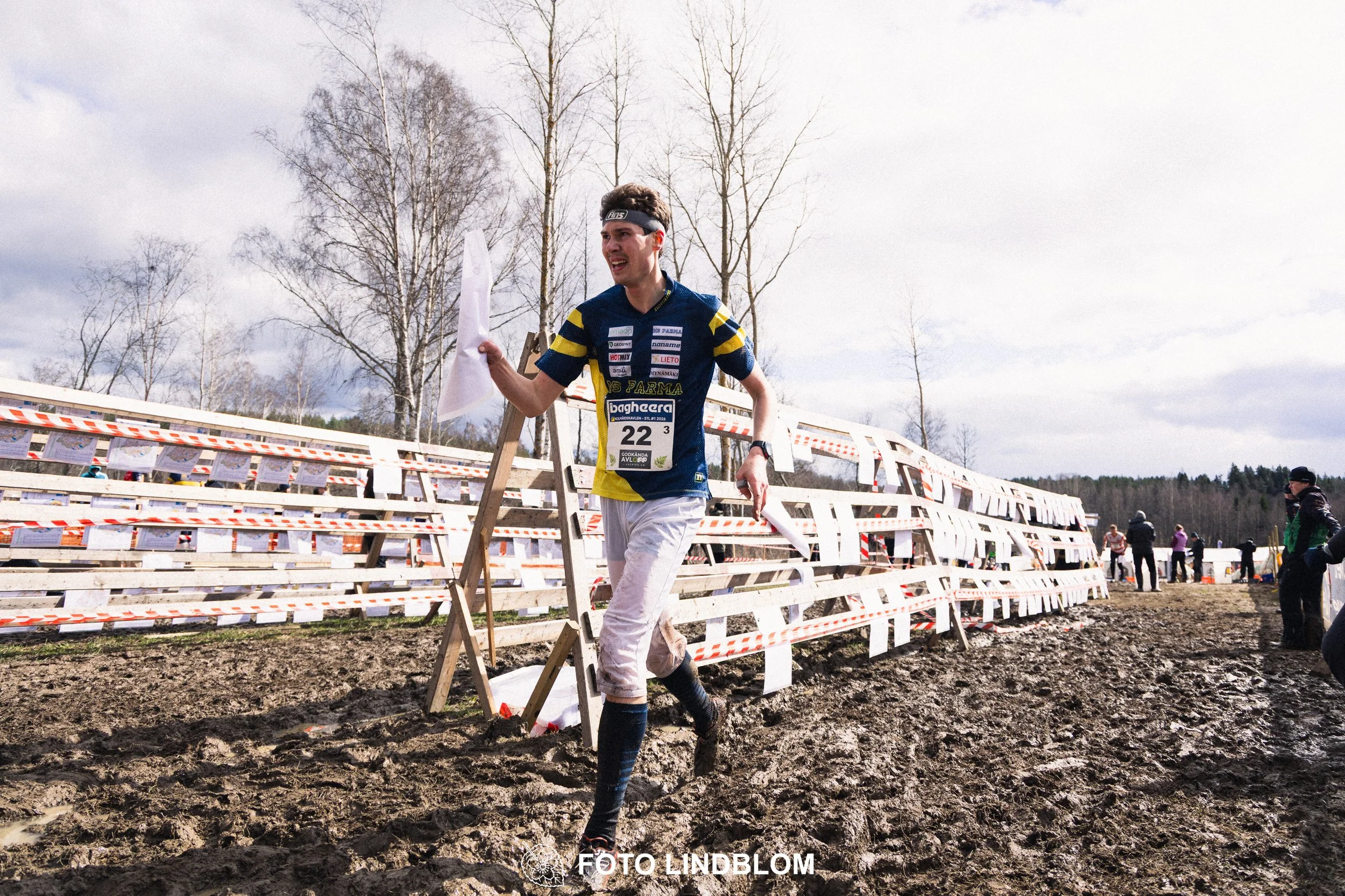 A moment from Kolmårdskavlen, part of the Swedish relay league 2026, captured by Foto Lindblom.