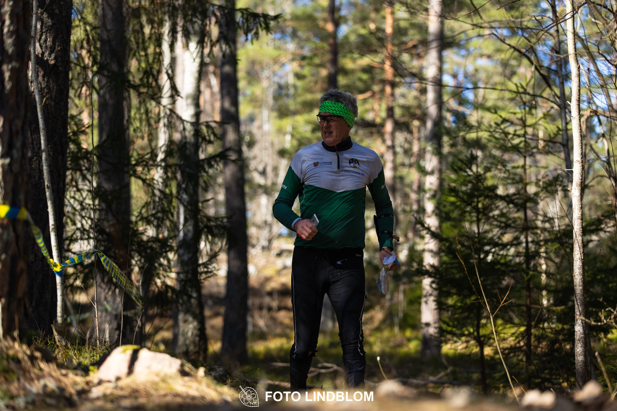A relay-stage photo from Måsenstafetten 2026, featuring team-based orienteering competition, taken by Foto Lindblom.
