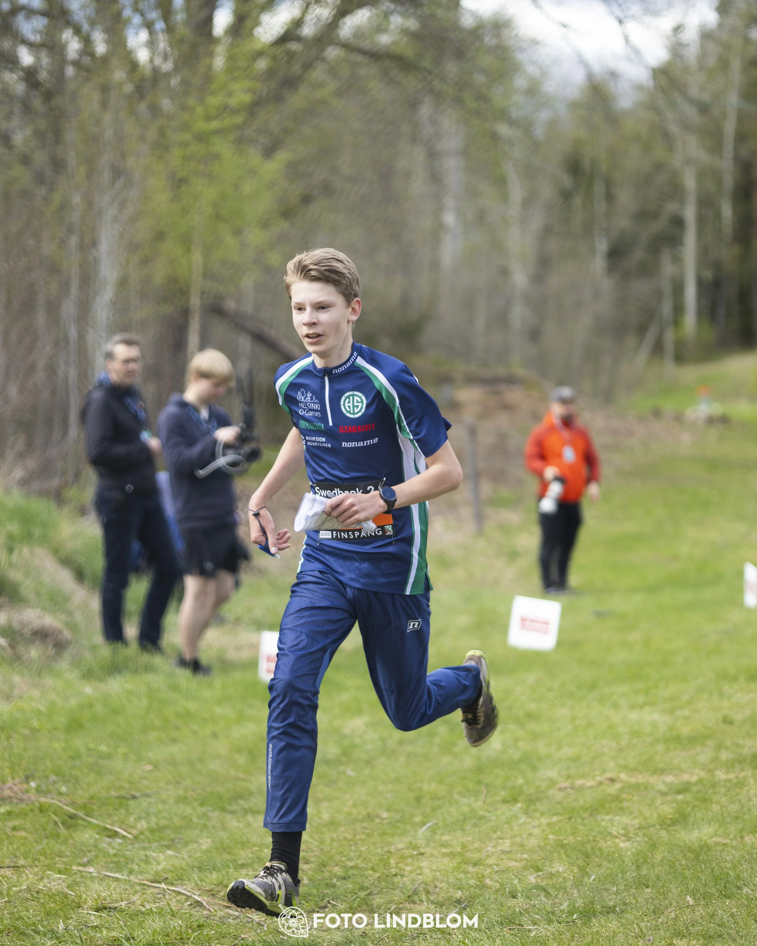 A picture from the youth relay at 10-Mila orienteering competition