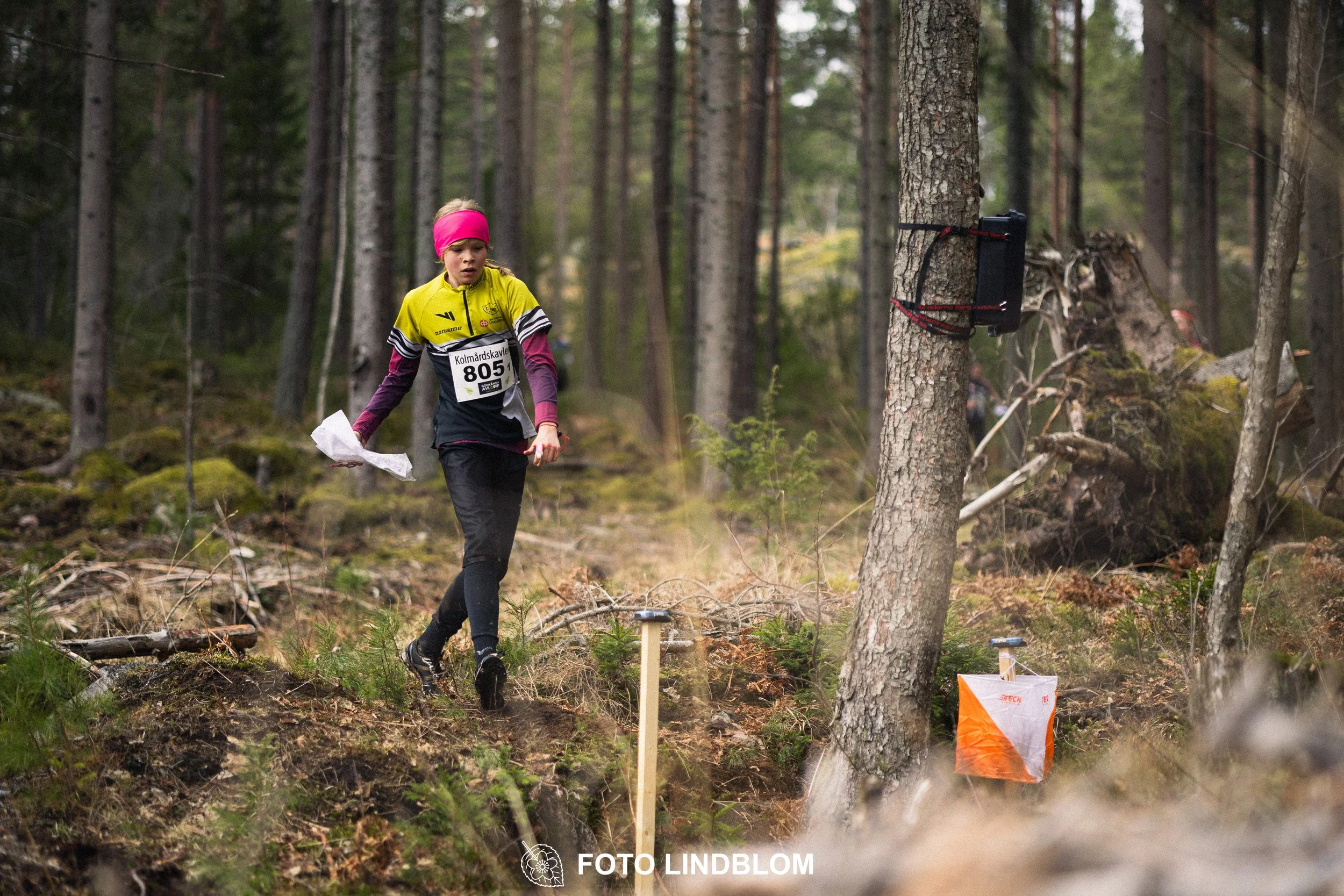 A moment from Kolmårdskavlen, part of the Swedish relay league 2026, captured by Foto Lindblom.