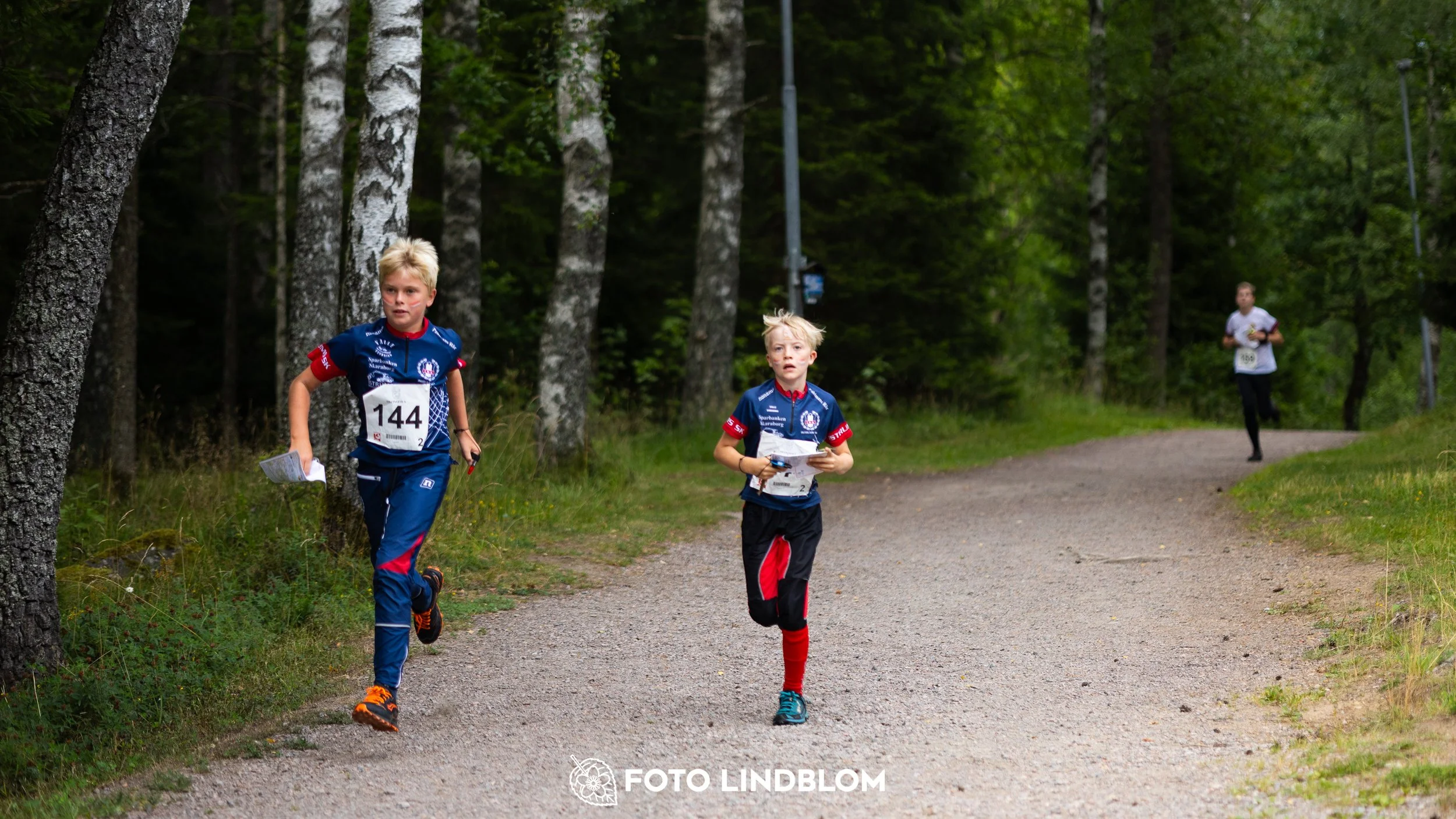 A picture from the youth 10 mila orienteering competition taken by Foto Lindblom