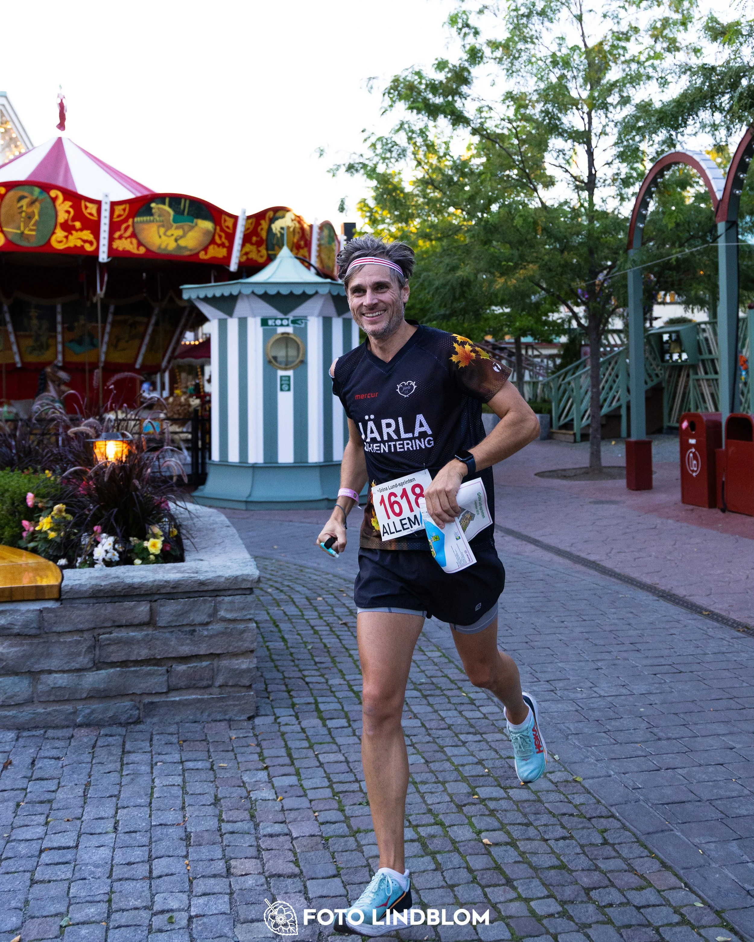 A picture from the orienteering event called Gröna Lund Sprinten taken by Foto Lindblom