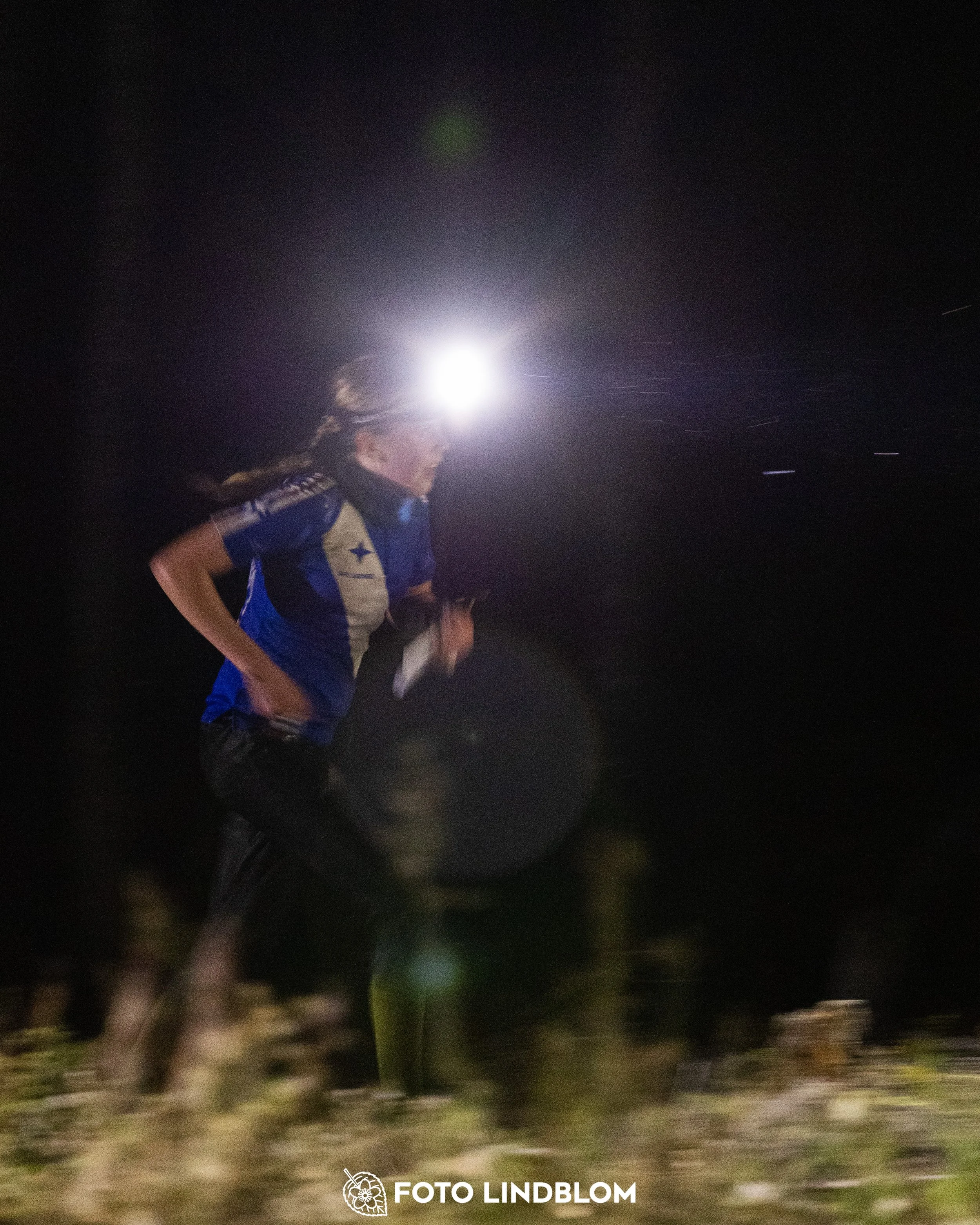 A picture from the Stockholm district championship in night orienteering taken by Foto Lindblom