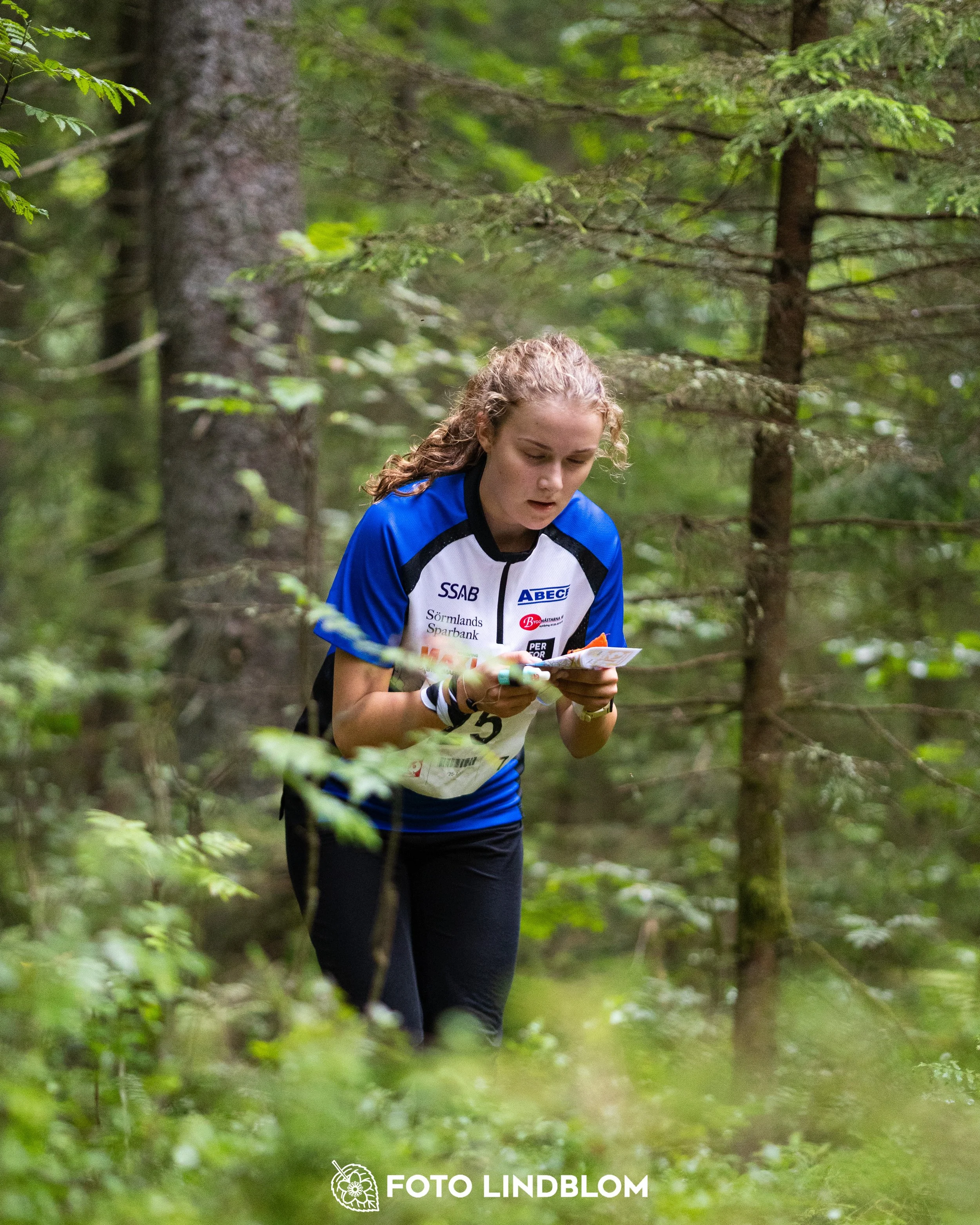 A picture from the youth 10 mila orienteering competition taken by Foto Lindblom