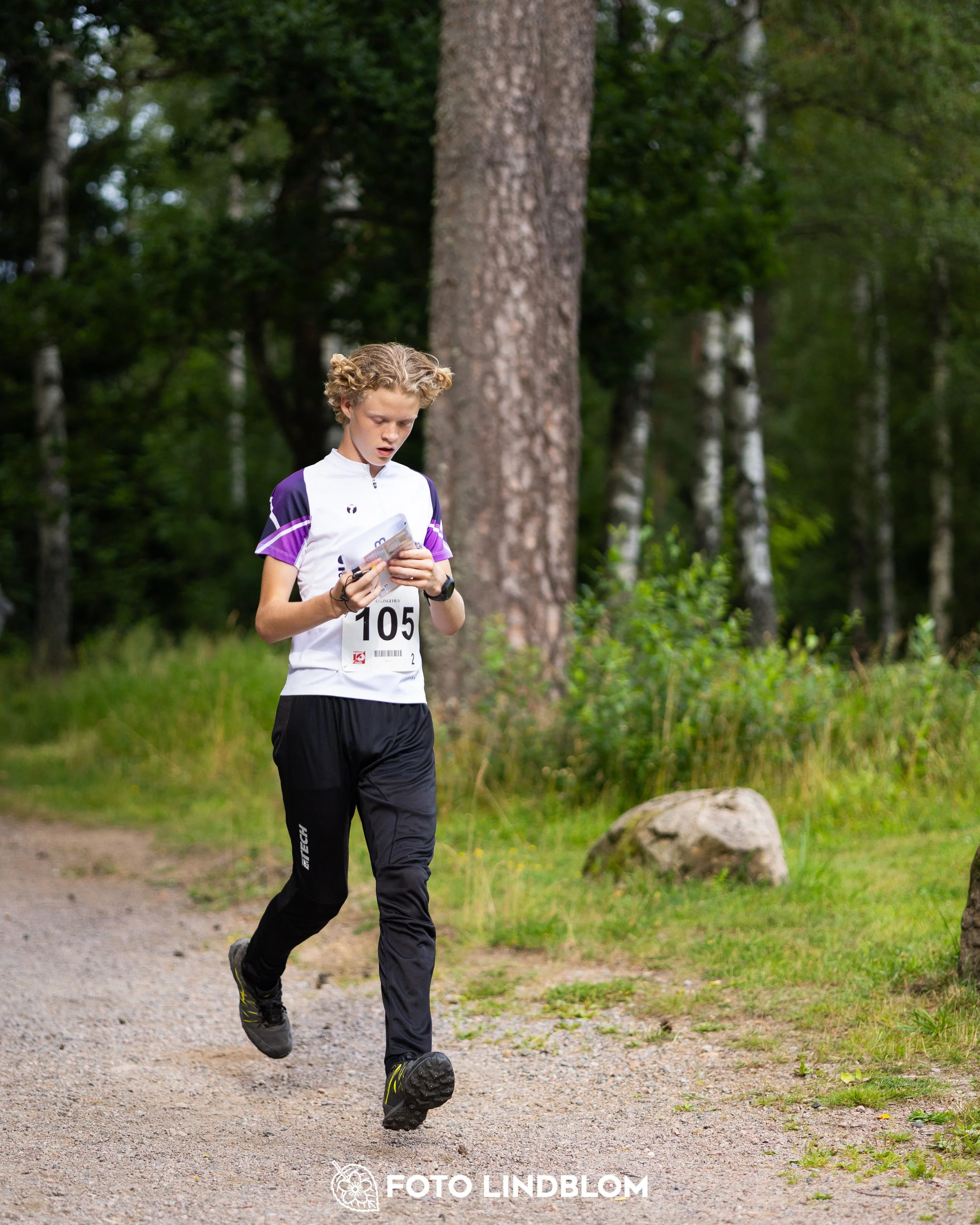 A picture from the youth 10 mila orienteering competition taken by Foto Lindblom
