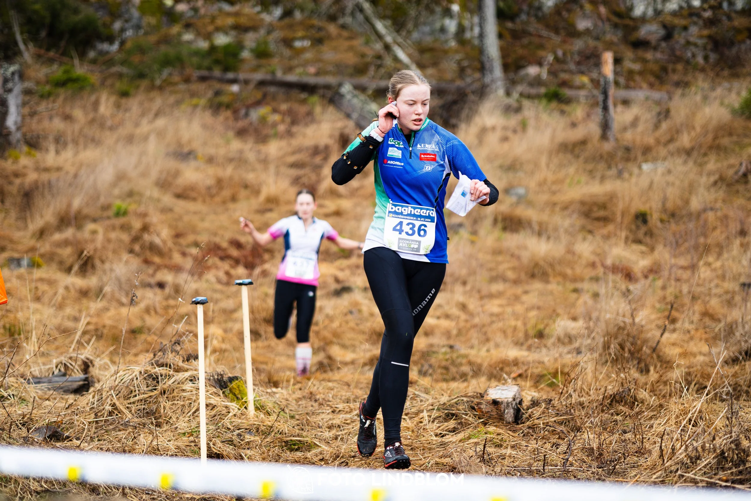 A photo from a forest orienteering competition in Kolmården as part of the Swedish League 2026 season, captured by Foto Lindblom.
