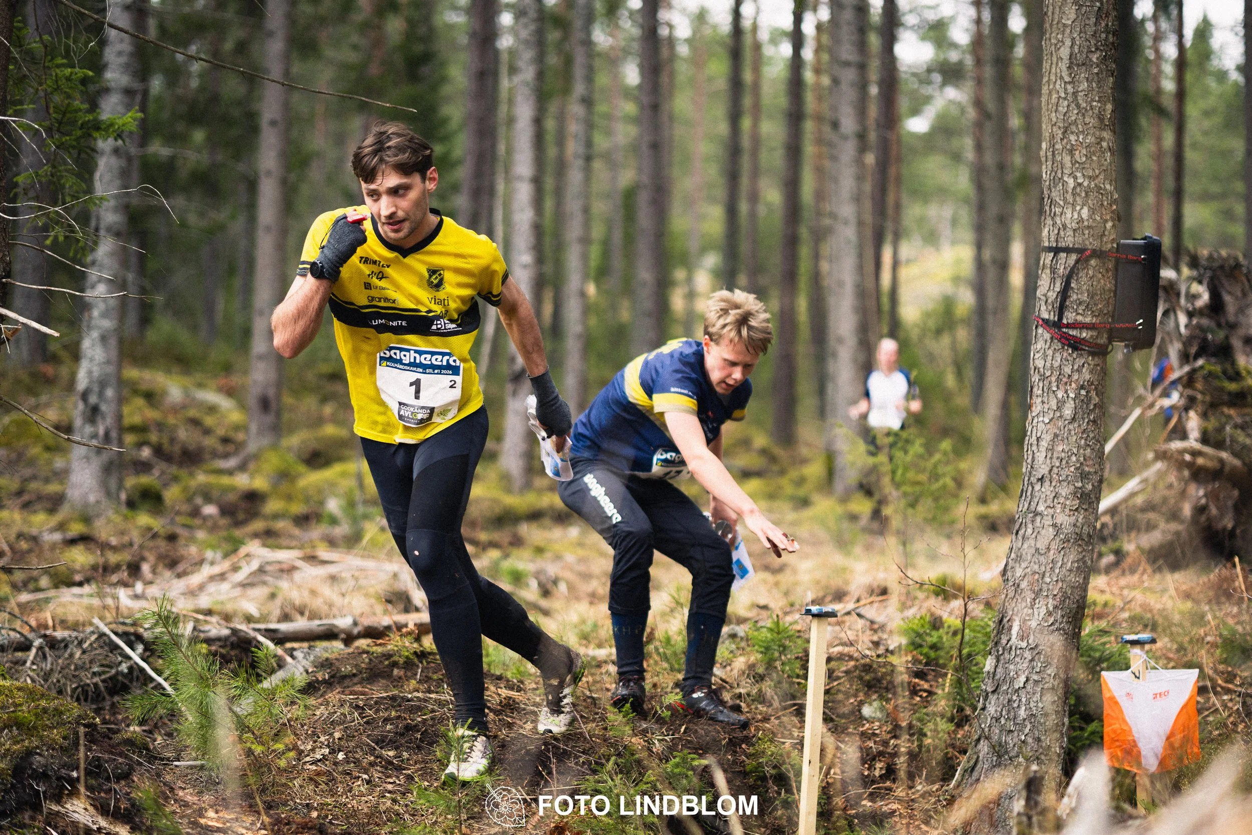 A moment from Kolmårdskavlen, part of the Swedish relay league 2026, captured by Foto Lindblom.