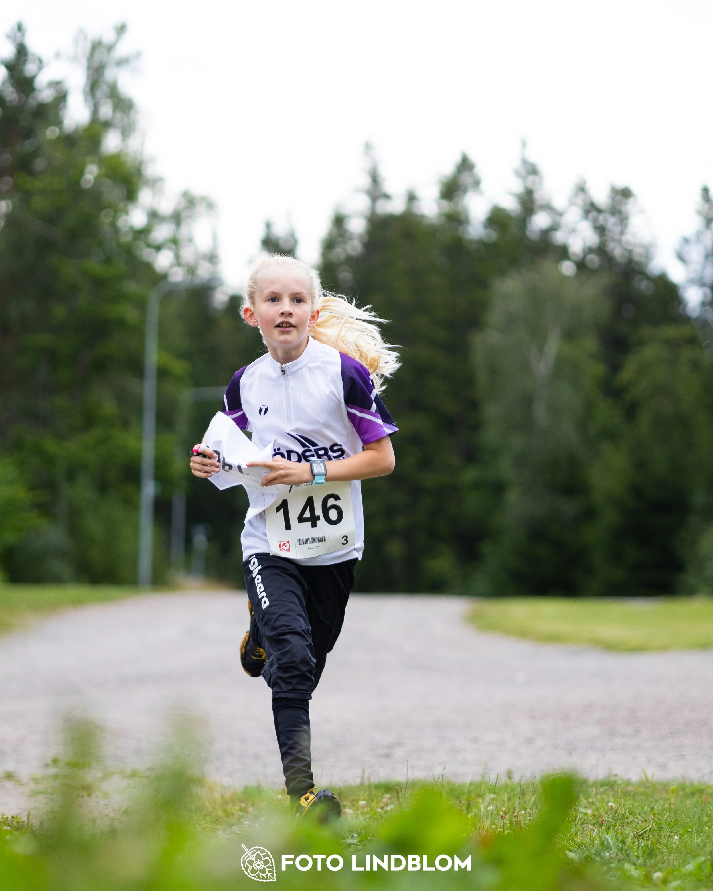 A picture from the youth 10 mila orienteering competition taken by Foto Lindblom