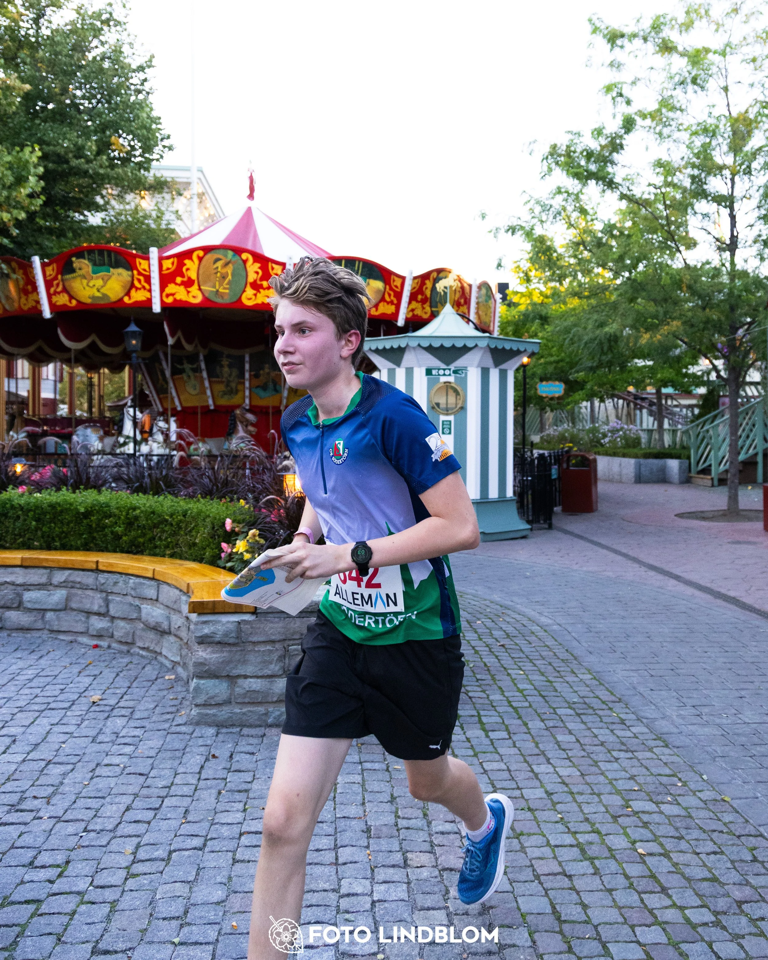 A picture from the orienteering event called Gröna Lund Sprinten taken by Foto Lindblom