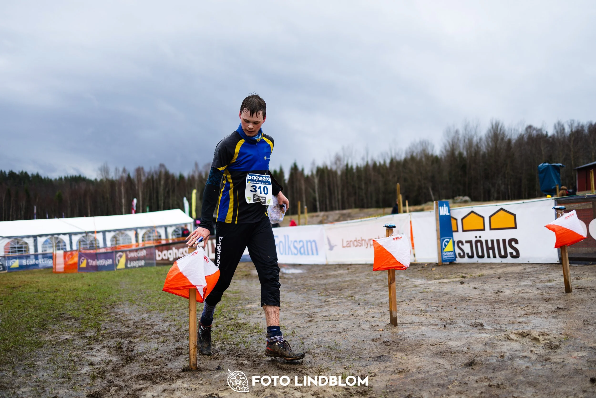A photo from a forest orienteering competition in Kolmården as part of the Swedish League 2026 season, captured by Foto Lindblom.