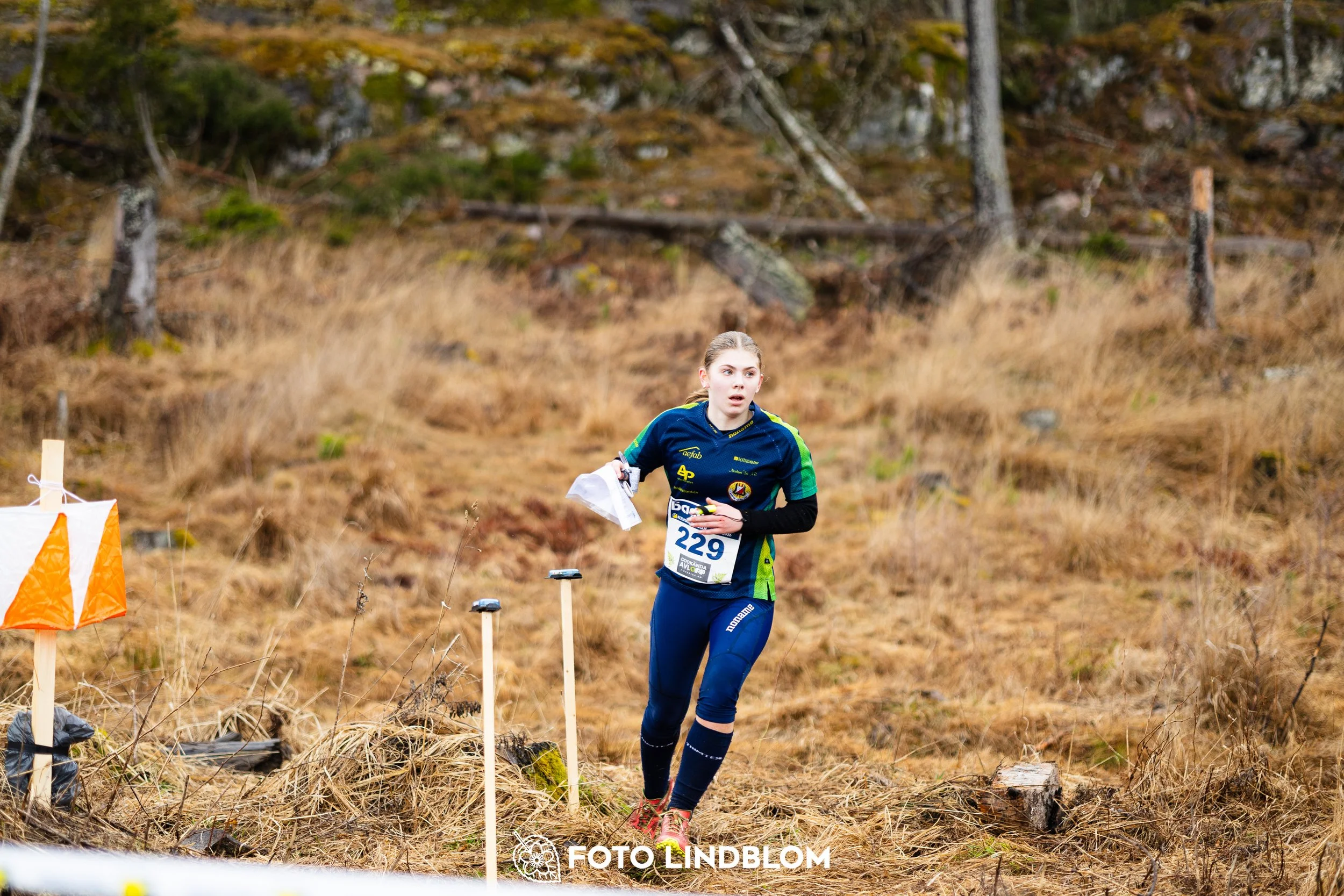 A scene from the Swedish League middle distance event in Kolmården spring 2026, captured by Foto Lindblom.