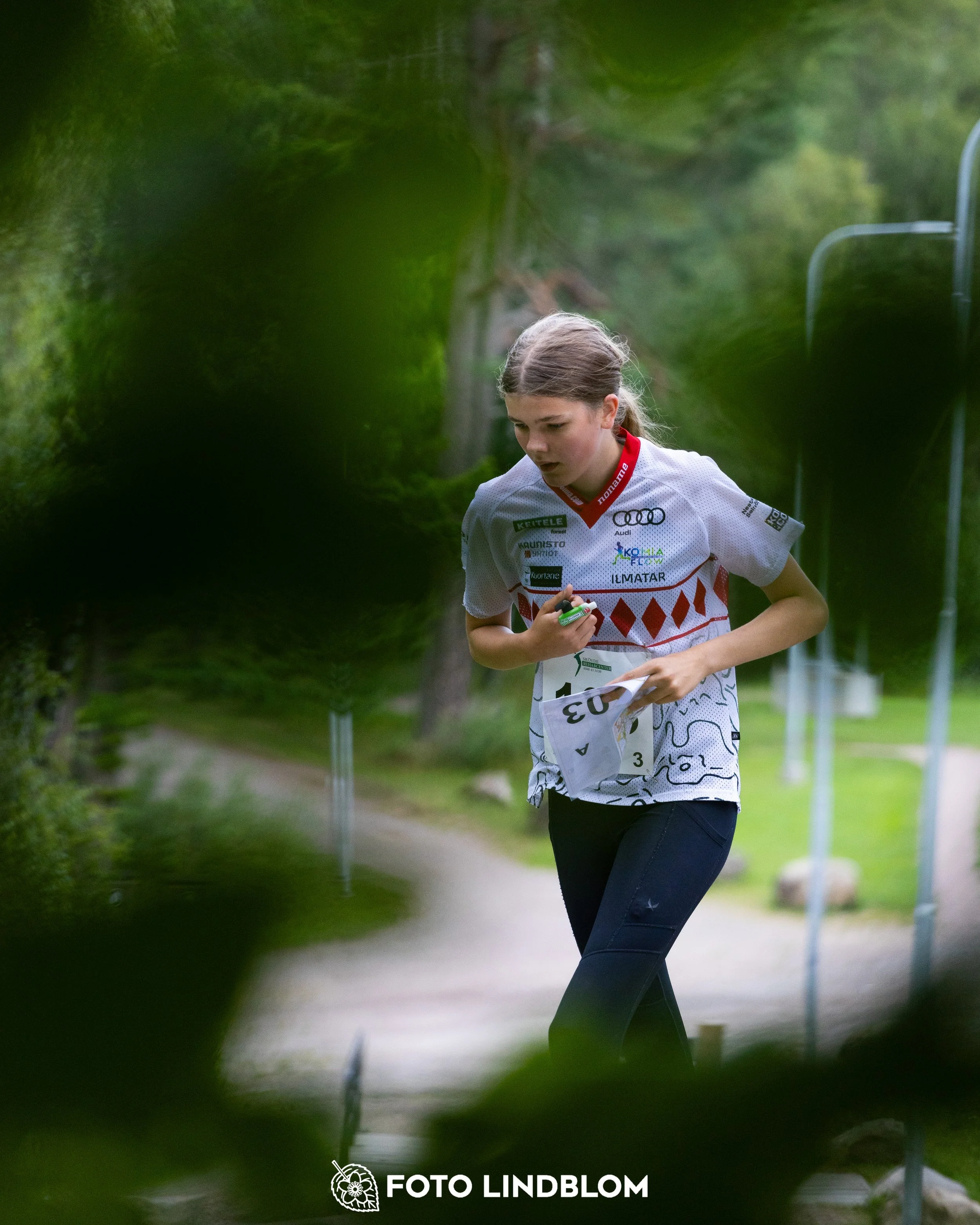 A picture from the youth 10 mila orienteering competition taken by Foto Lindblom