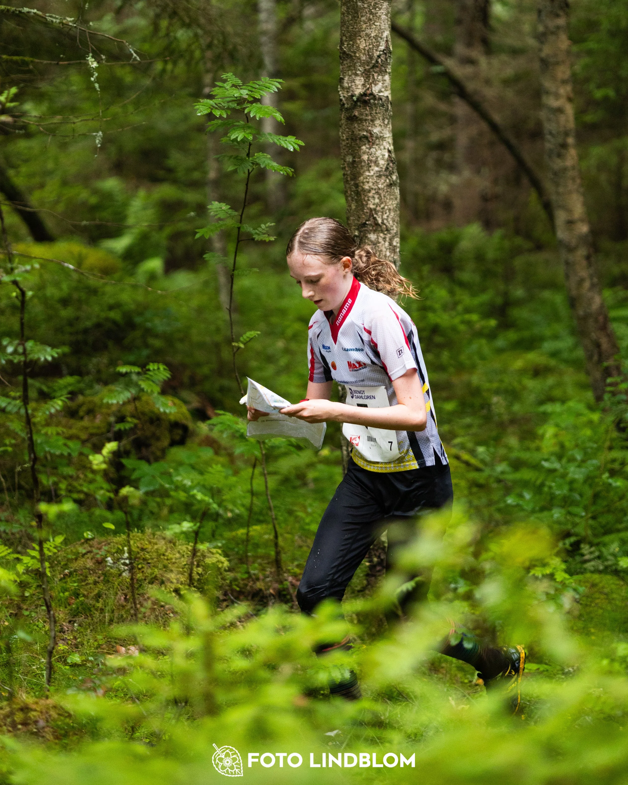 A picture from the youth 10 mila orienteering competition taken by Foto Lindblom