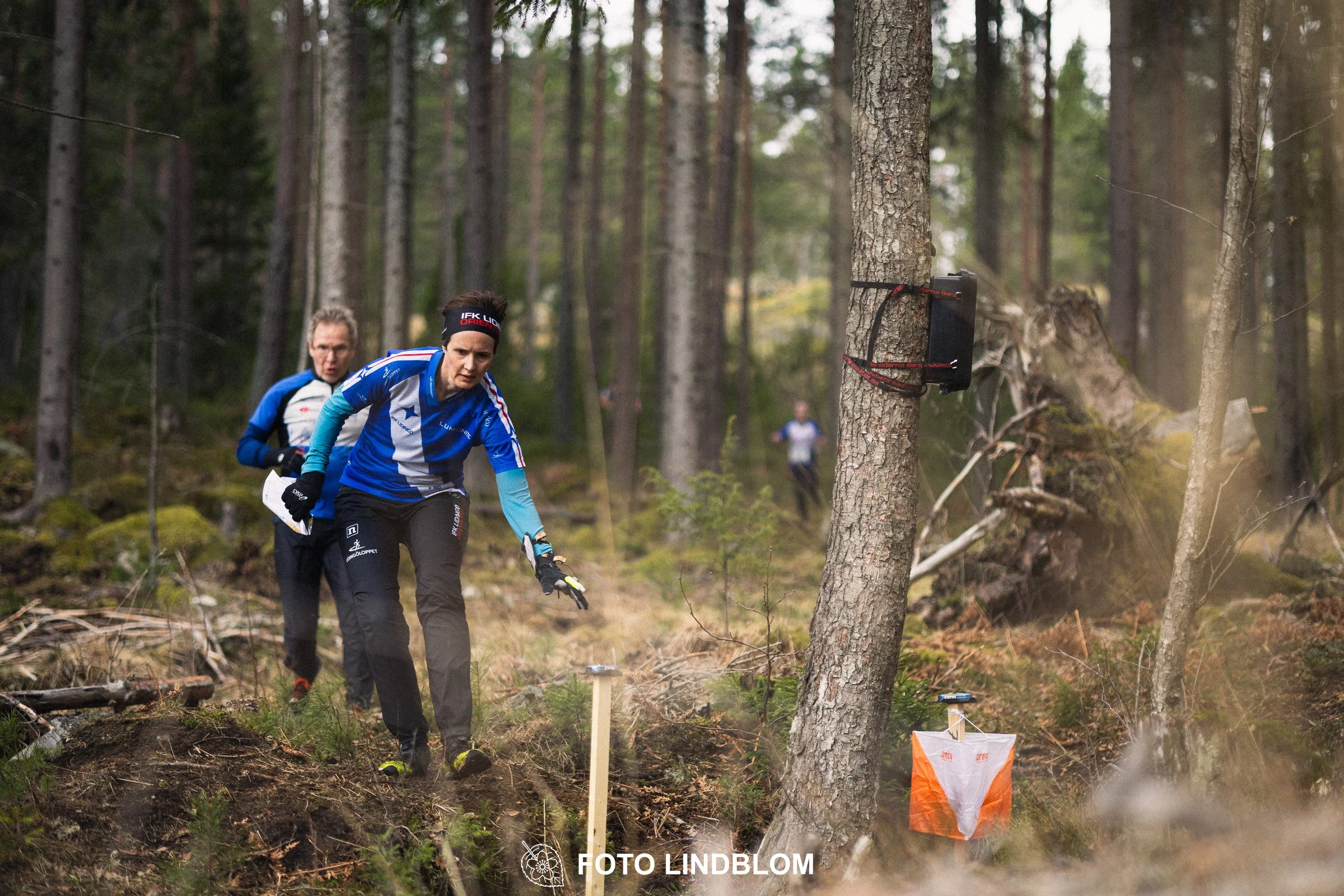 A moment captured during Kolmårdskavlen in the Swedish Stafettligan 2026 by Foto Lindblom.