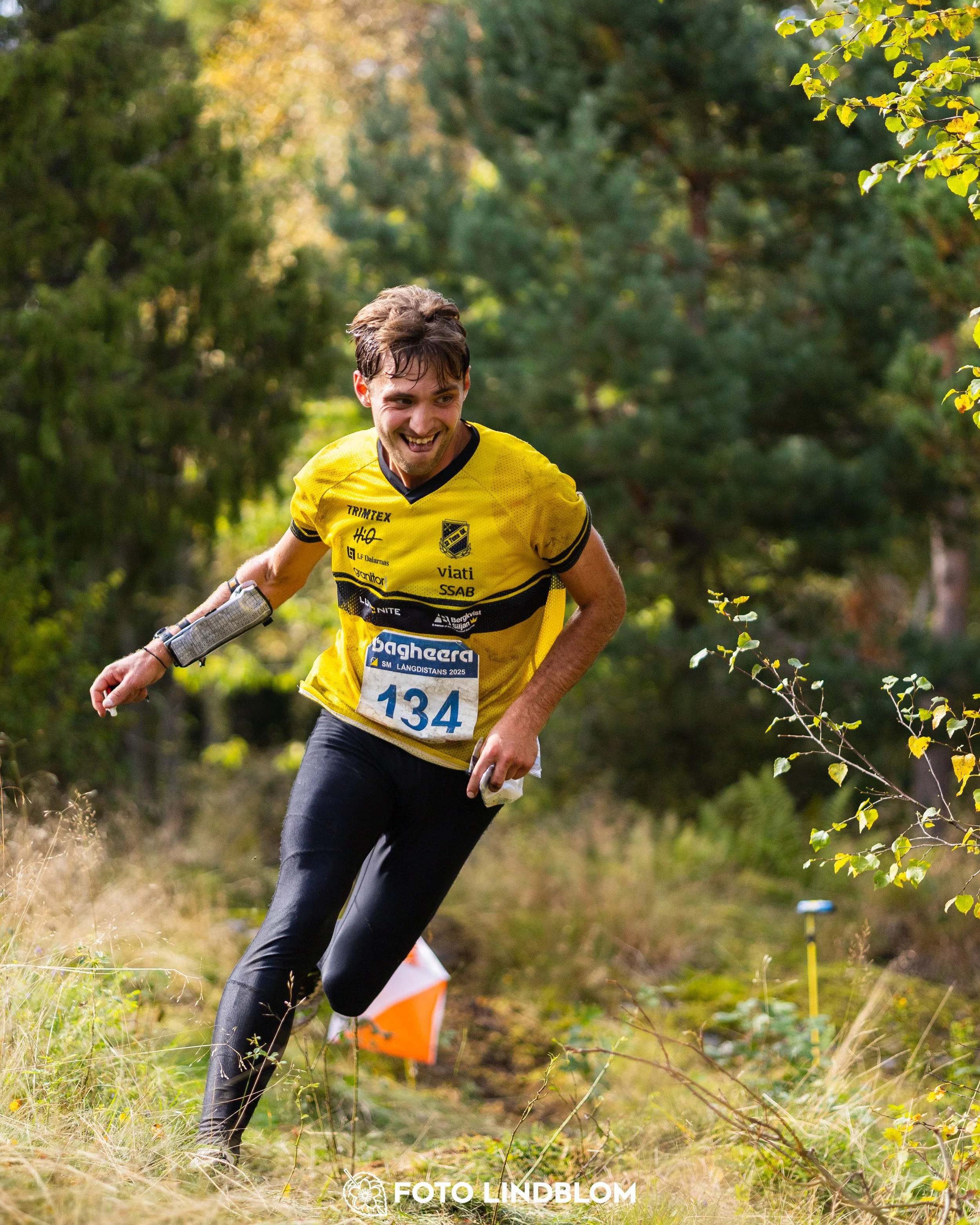 A picture from the Swedish national championship in long distance orienteering and Swedish league race taken by Foto Lindblom