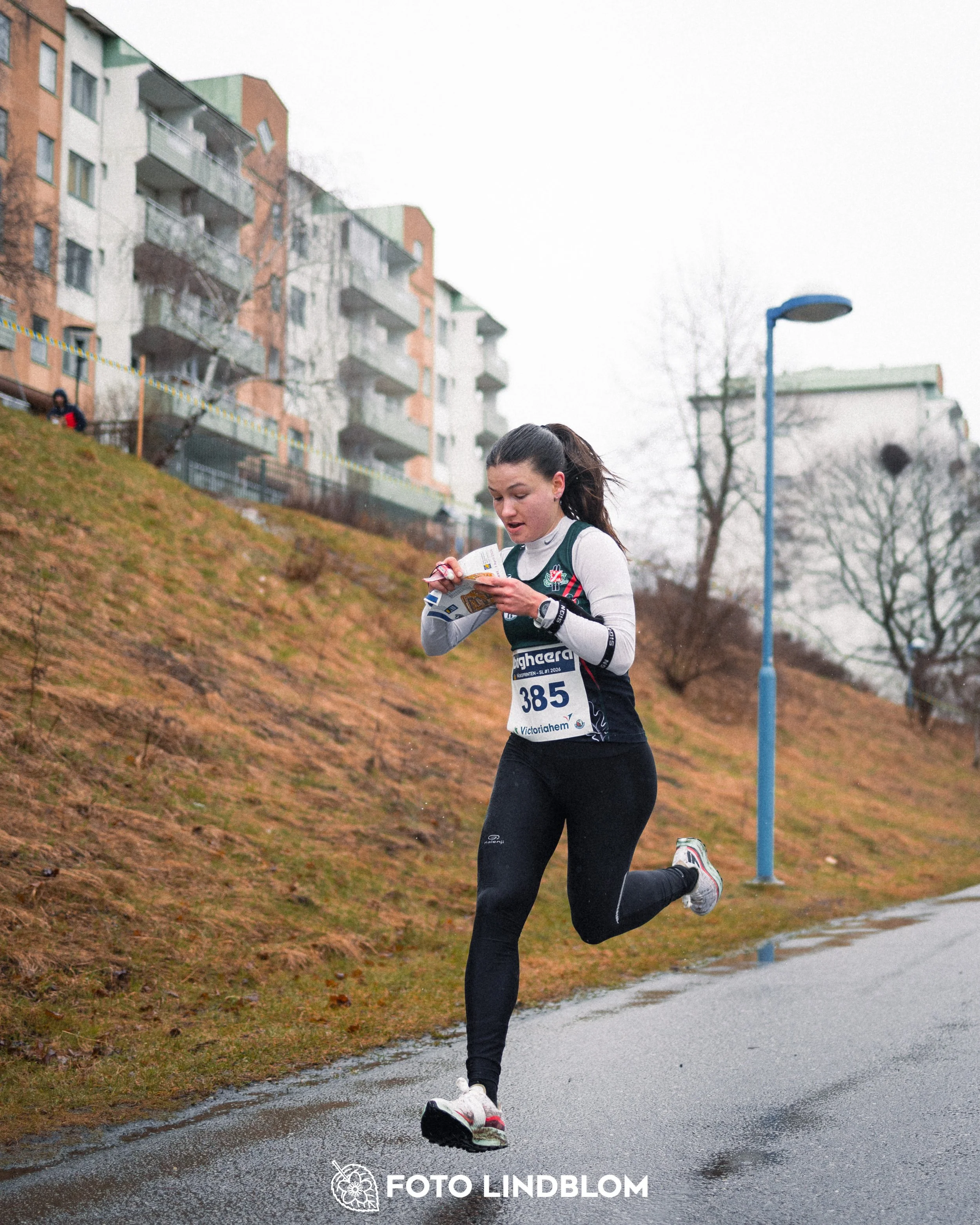 A moment captured during the Swedish League orienteering competition in Rinkeby Stockholm spring 2026 by Foto Lindblom.